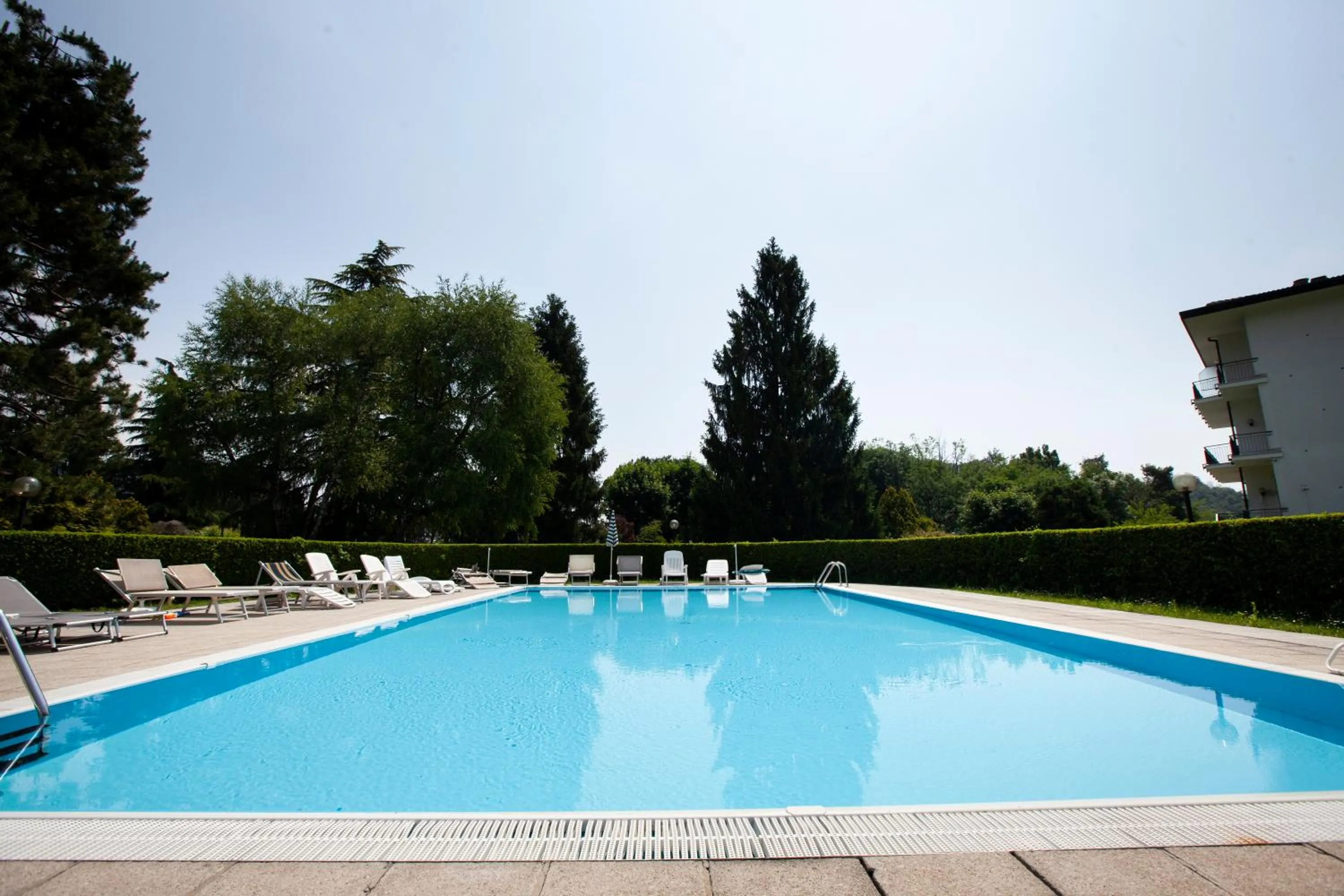 Swimming pool in Chic and Freak Como