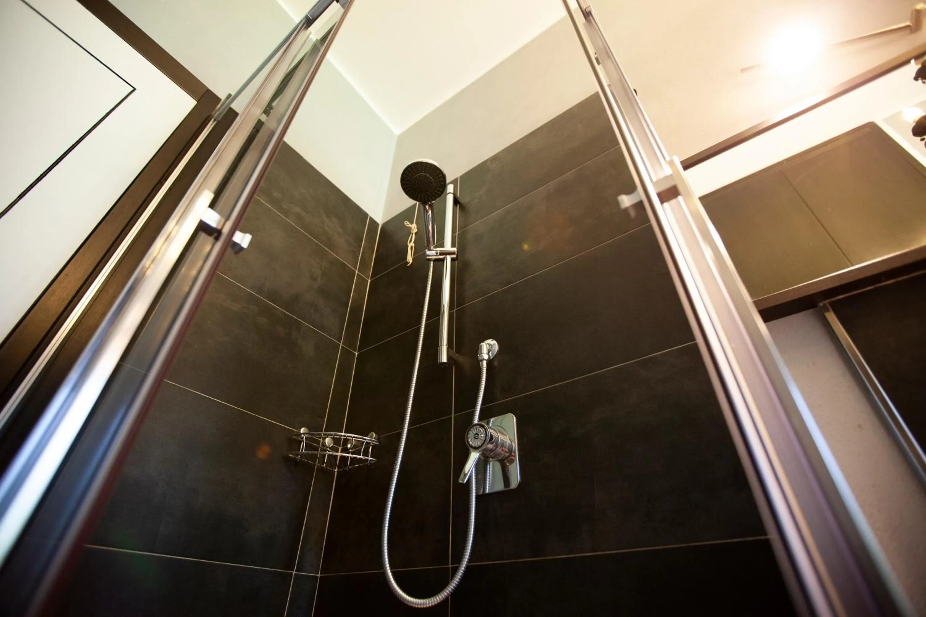 Shower in Chic and Freak Como