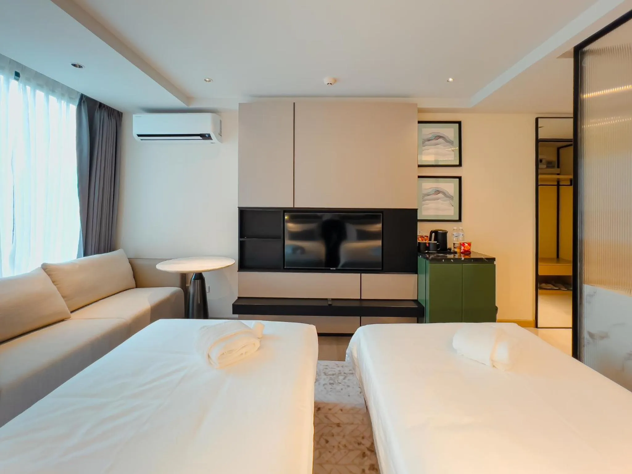 Photo of the whole room, Bed in Cha Chiangmai Luxury