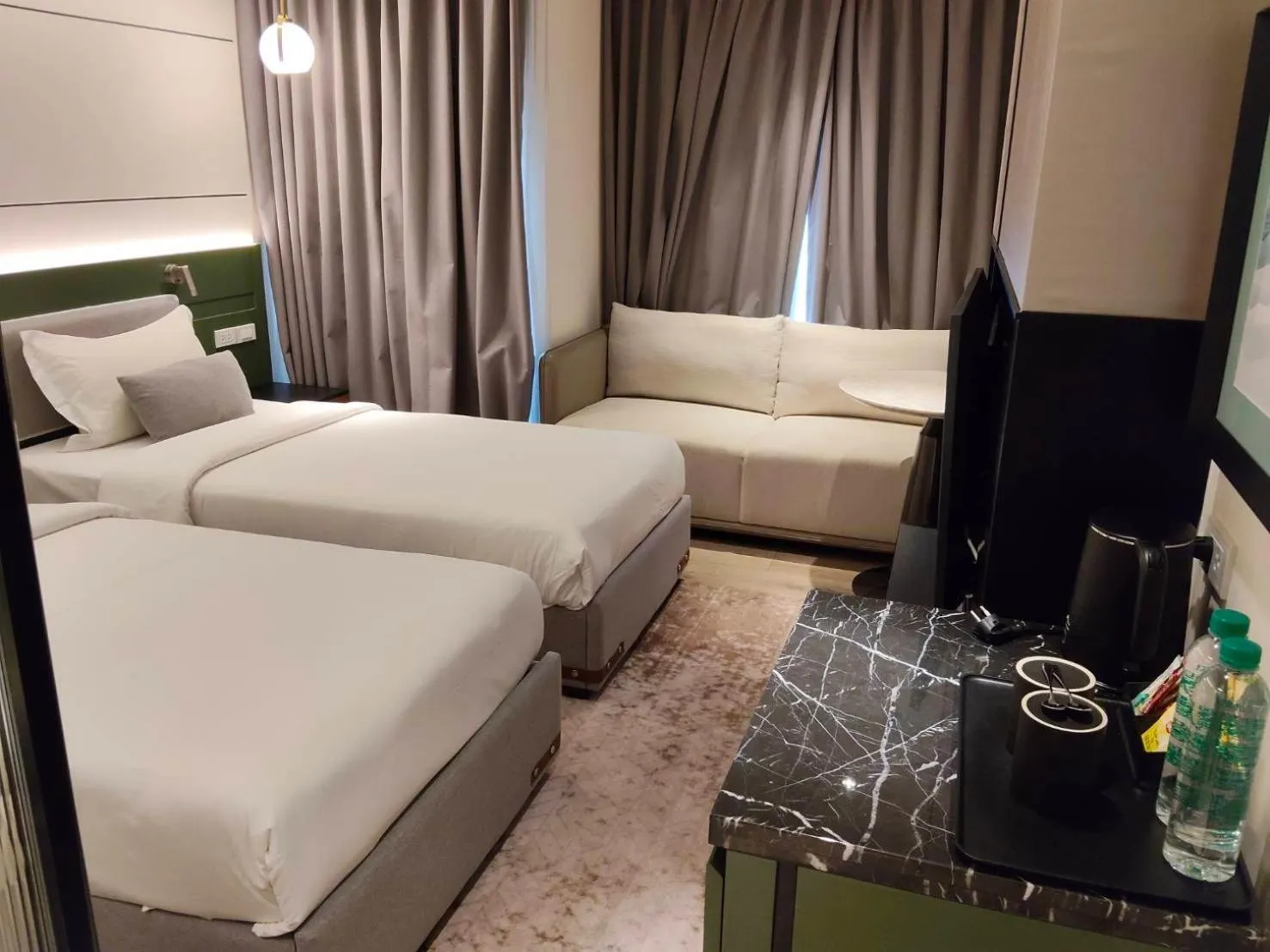 Coffee/tea facilities, Bed in Cha Chiangmai Luxury