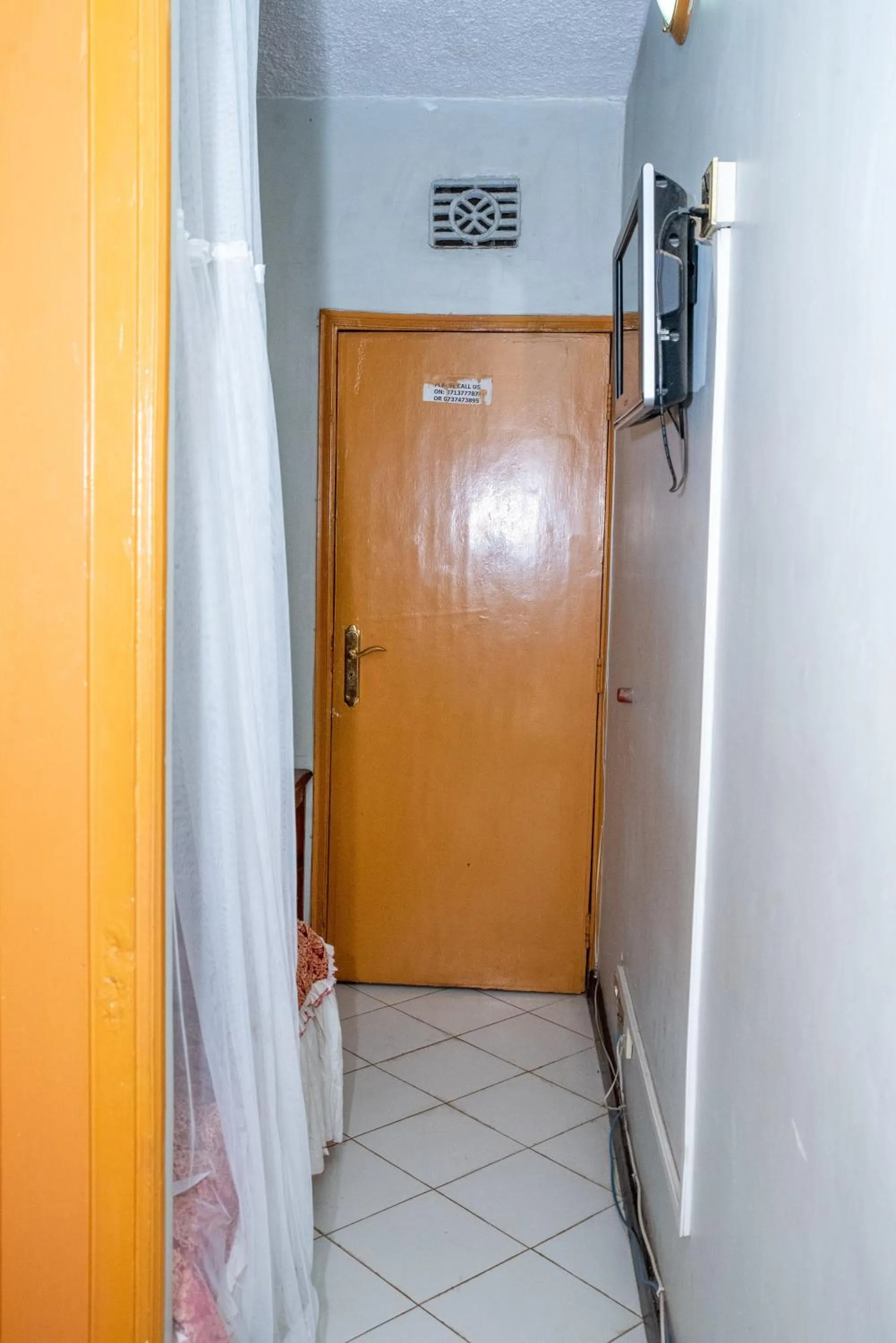 wardrobe in Jupiter Guest House - Parklands