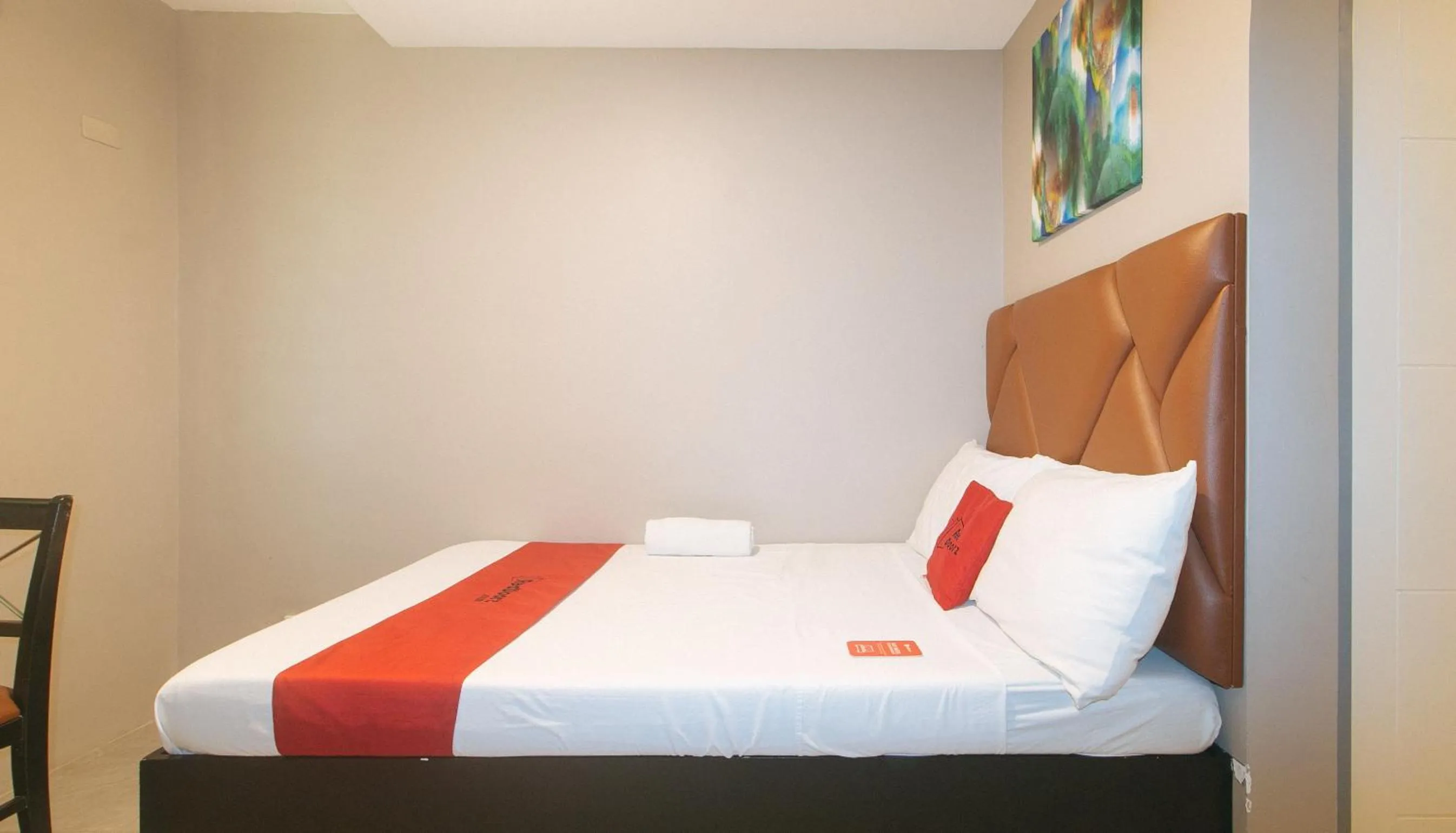 Bed in RedDoorz Plus at Seventy Five Inn Near Manila Airport