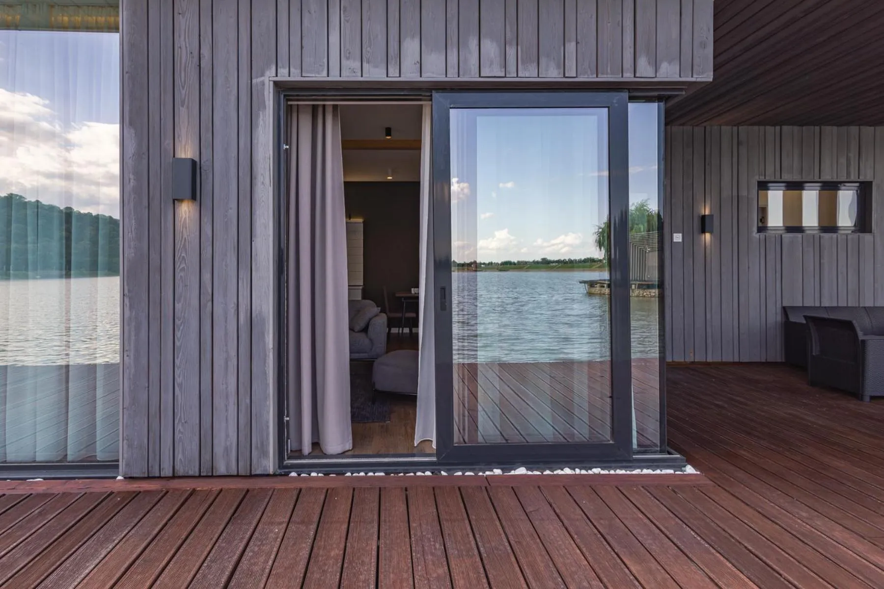 Day in Apart Hotel Kundzuli