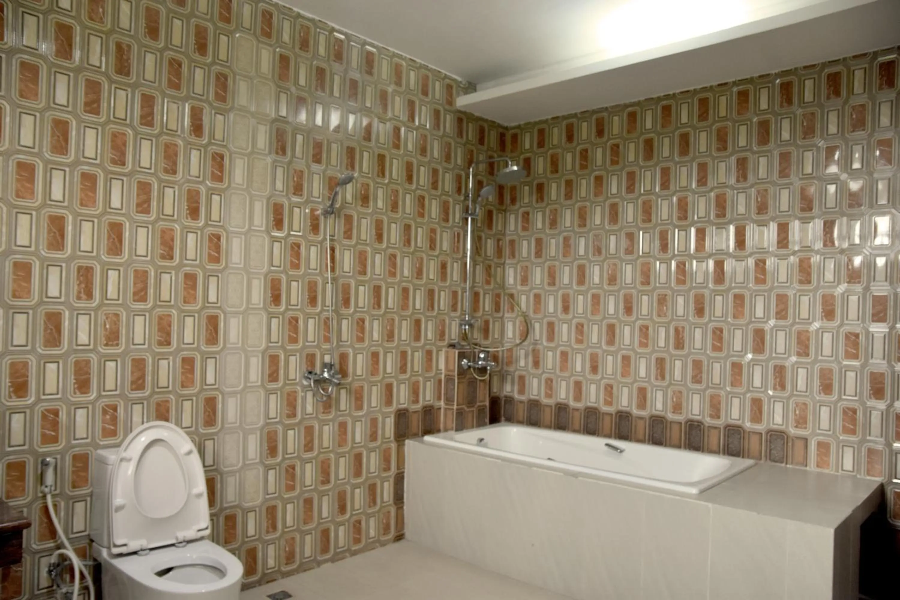 Shower in Isla De Oro Hotel