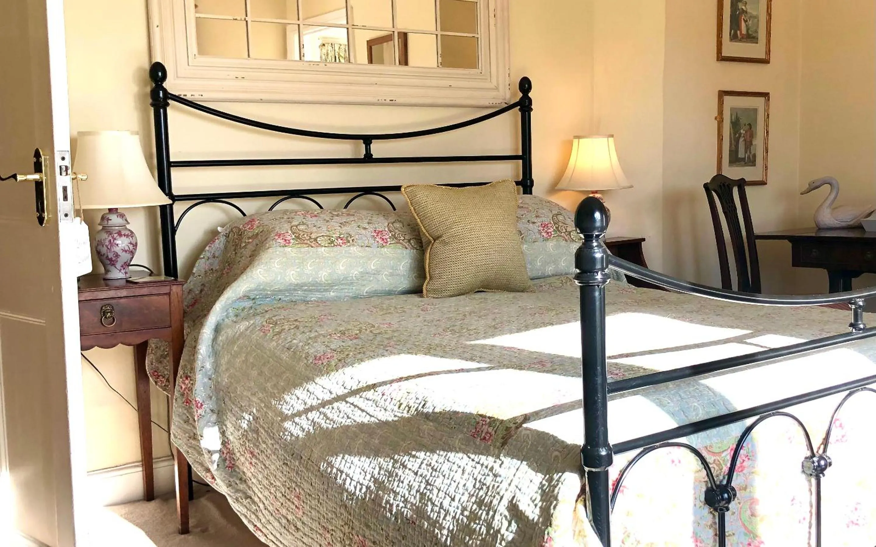 Bedroom, Bed in Farthings Country House Hotel & Restaurant Tunton