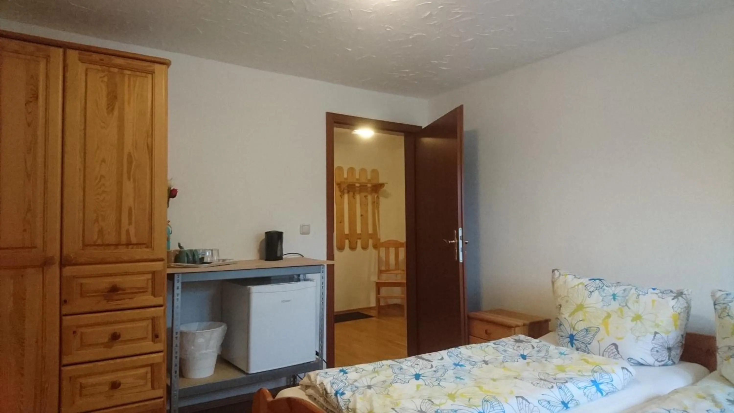 Bedroom, Bed in Hotel Garni Forsthaus Ruhpolding