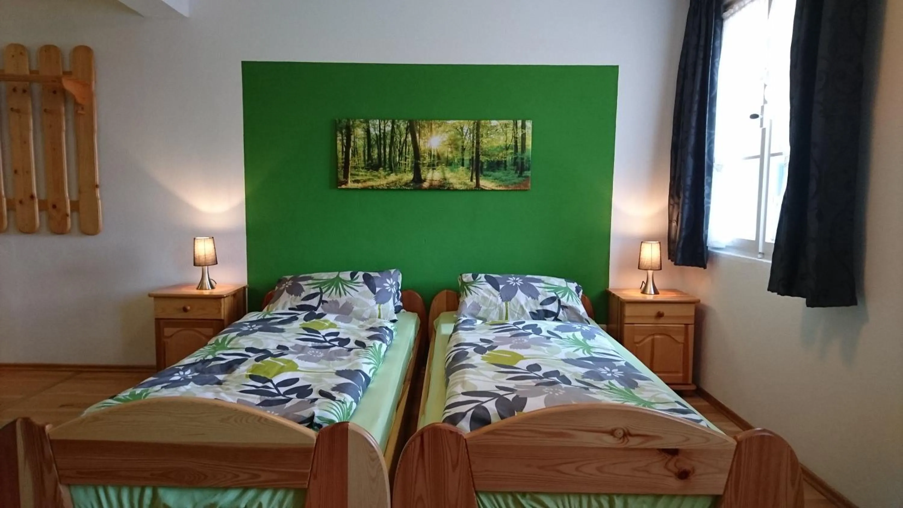 Bedroom, Bed in Hotel Garni Forsthaus Ruhpolding