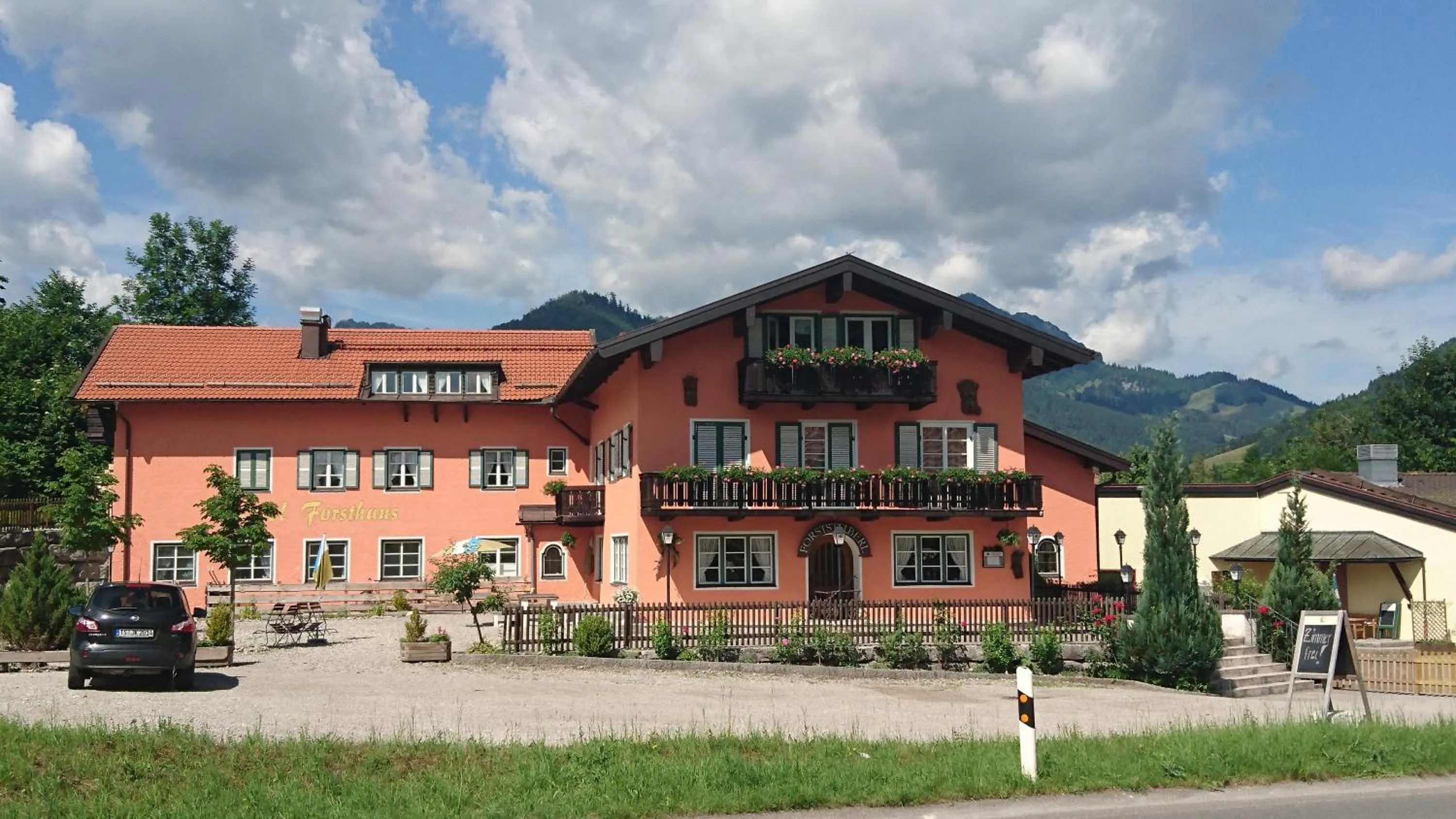 Facade/entrance in Hotel Garni Forsthaus Ruhpolding