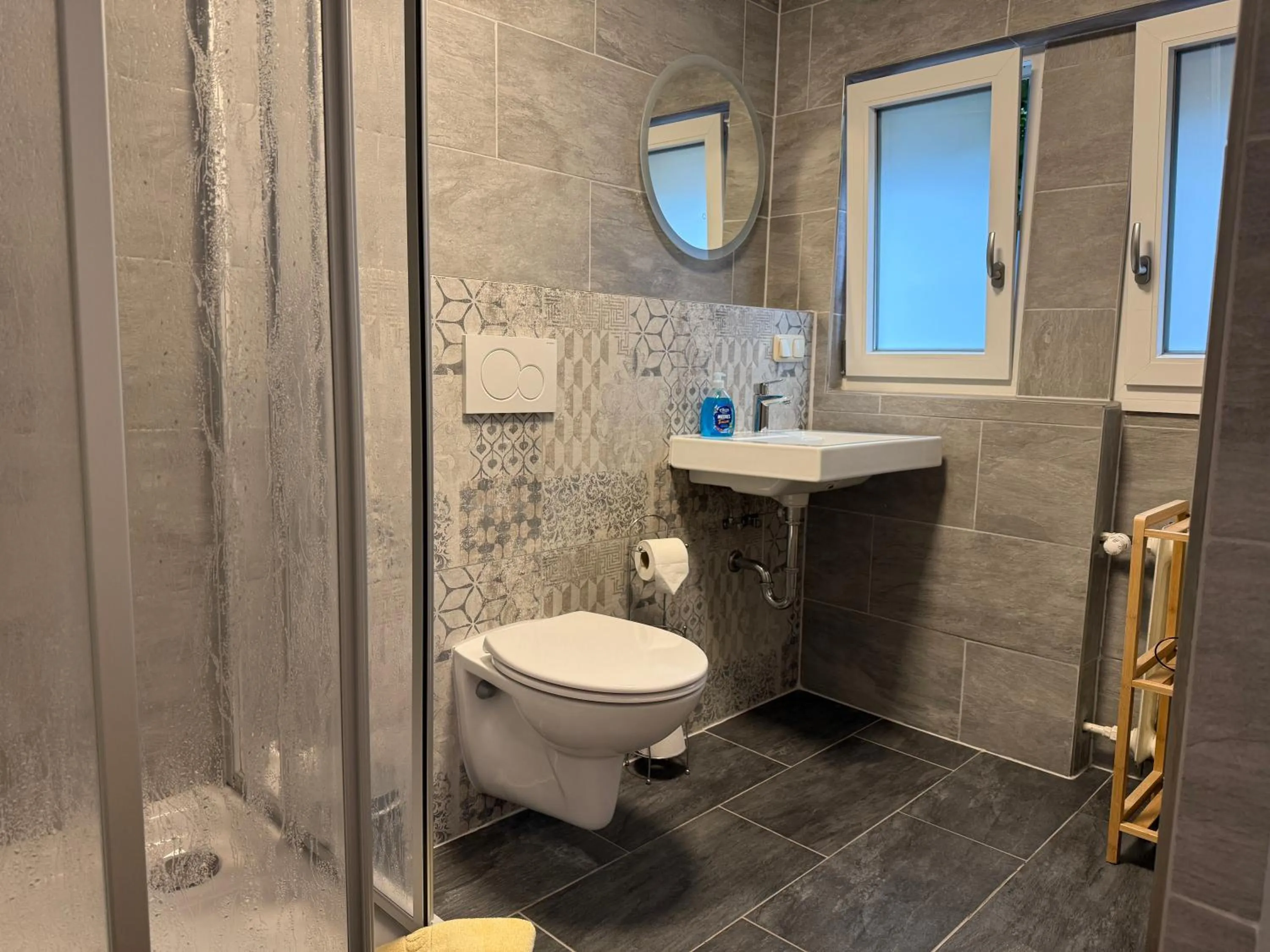 Toilet in Hotel Garni Forsthaus Ruhpolding