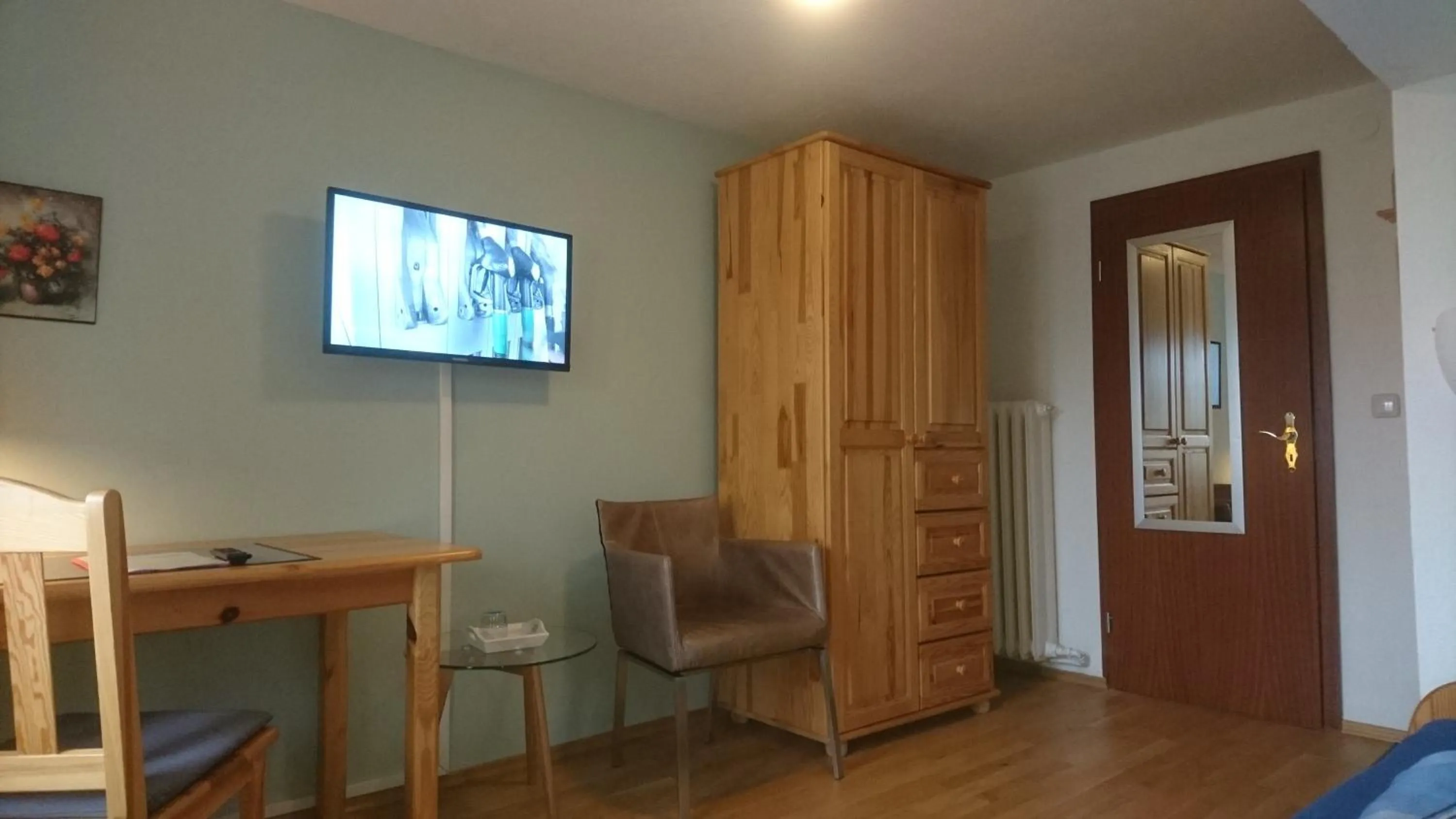 TV and multimedia in Hotel Garni Forsthaus Ruhpolding