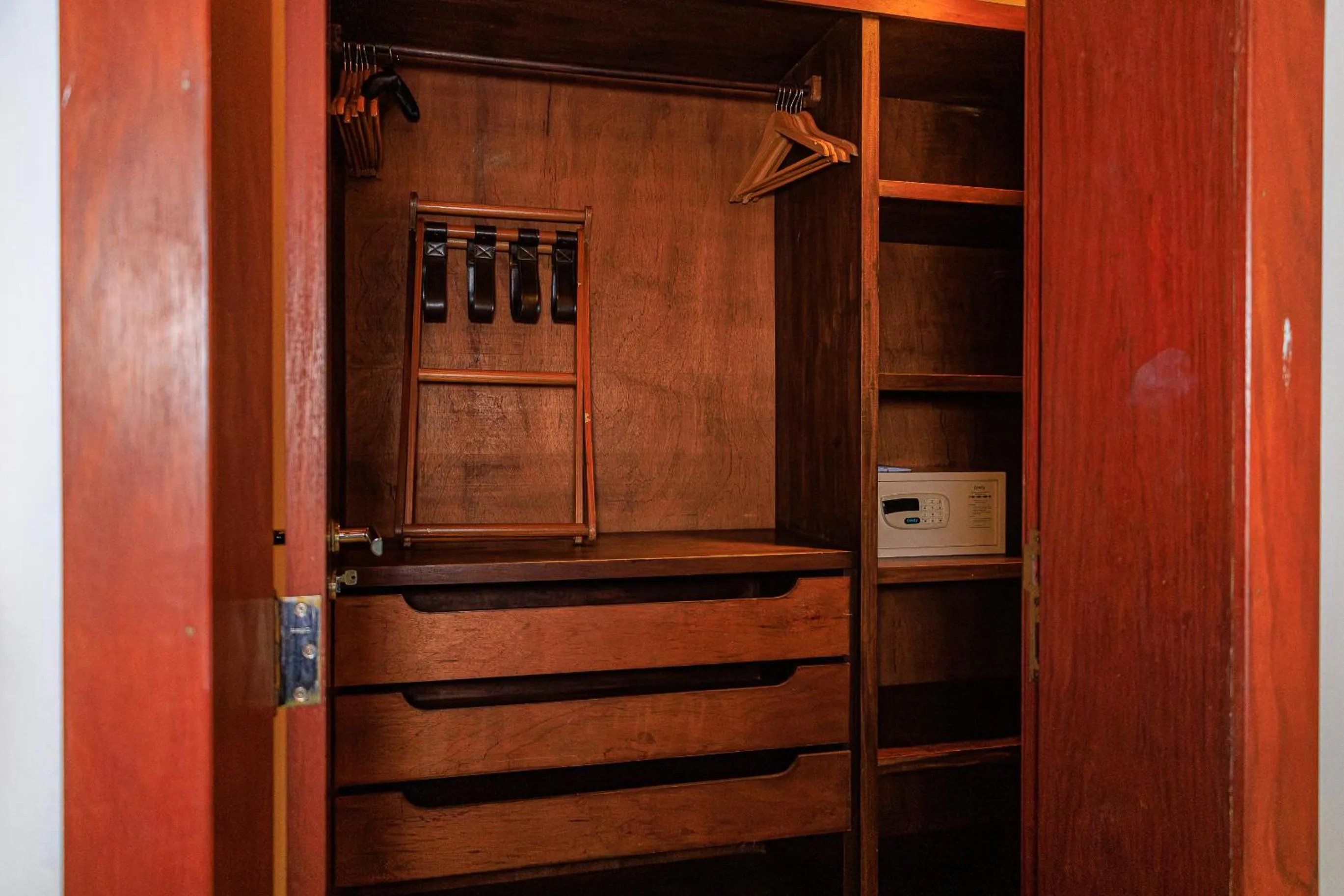 safe in Campo Bahia Hotel Villas Spa