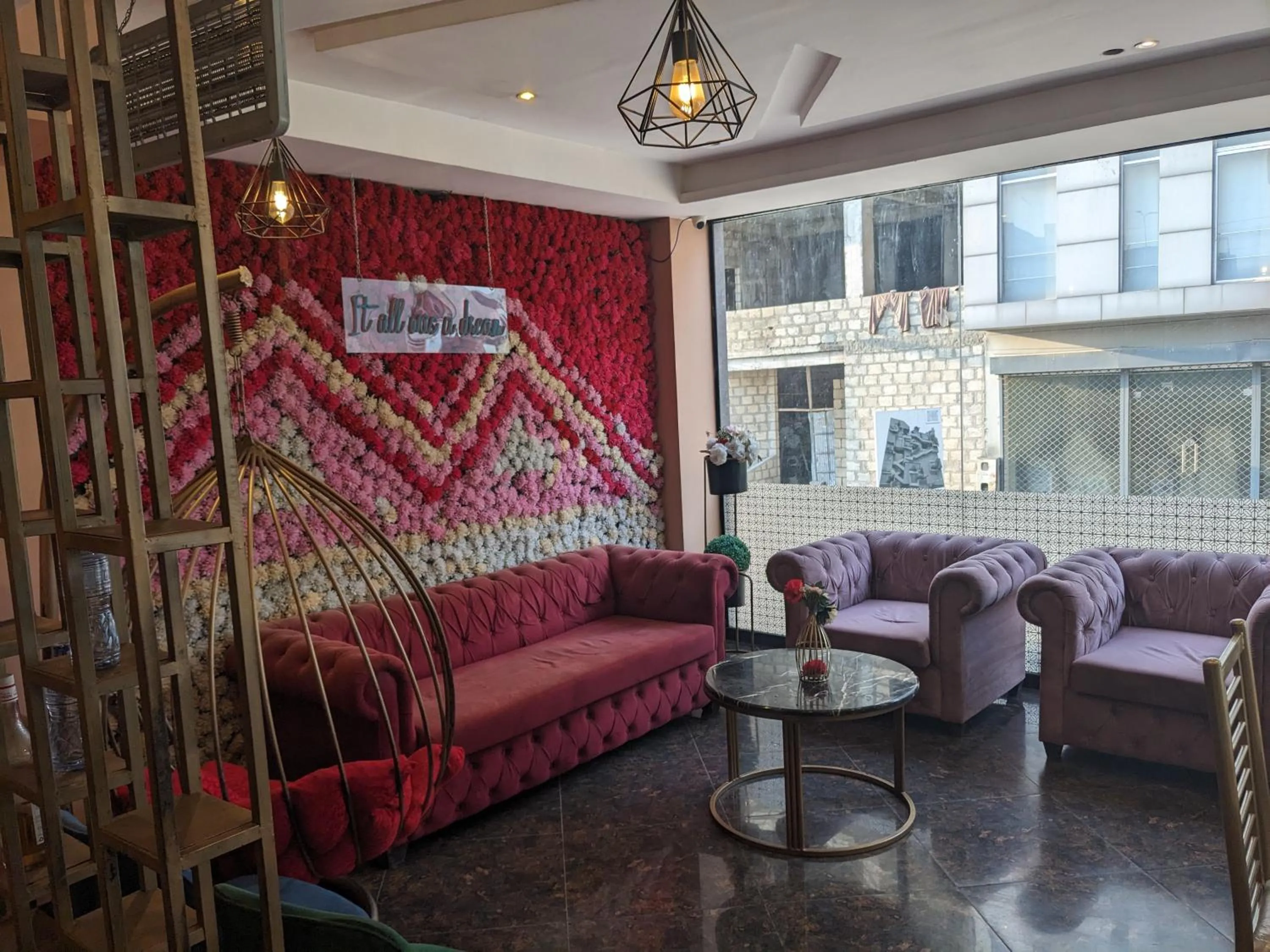 Restaurant/places to eat in Nuva Hotel