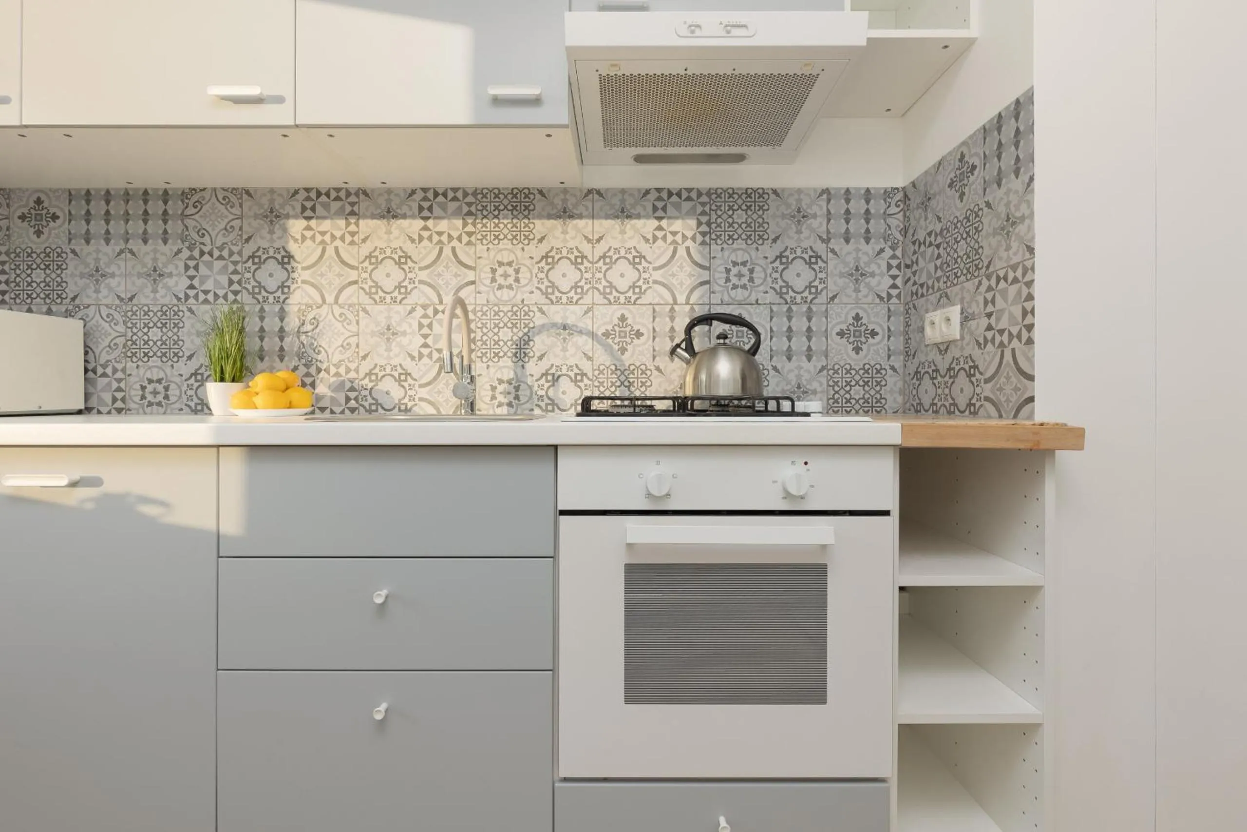 Kitchen or kitchenette in Kopcińskiego Bright & Spacious Apartment Warsaw Ursynów by Noclegi Renters