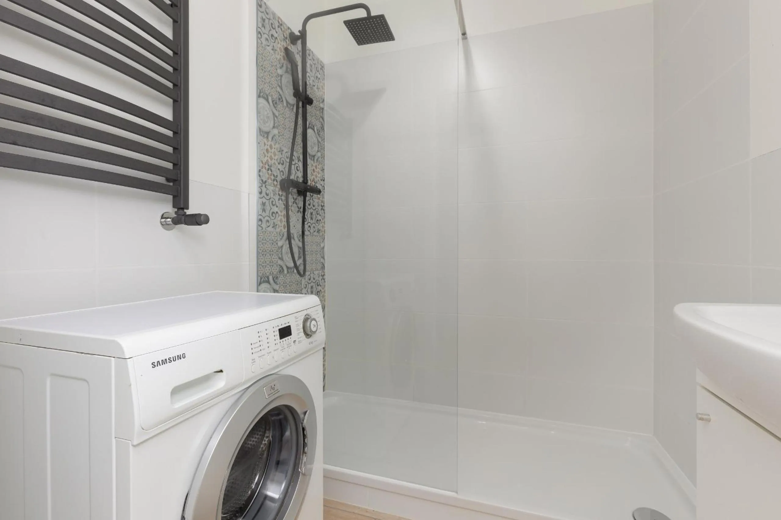 Shower in Kopcińskiego Bright & Spacious Apartment Warsaw Ursynów by Noclegi Renters
