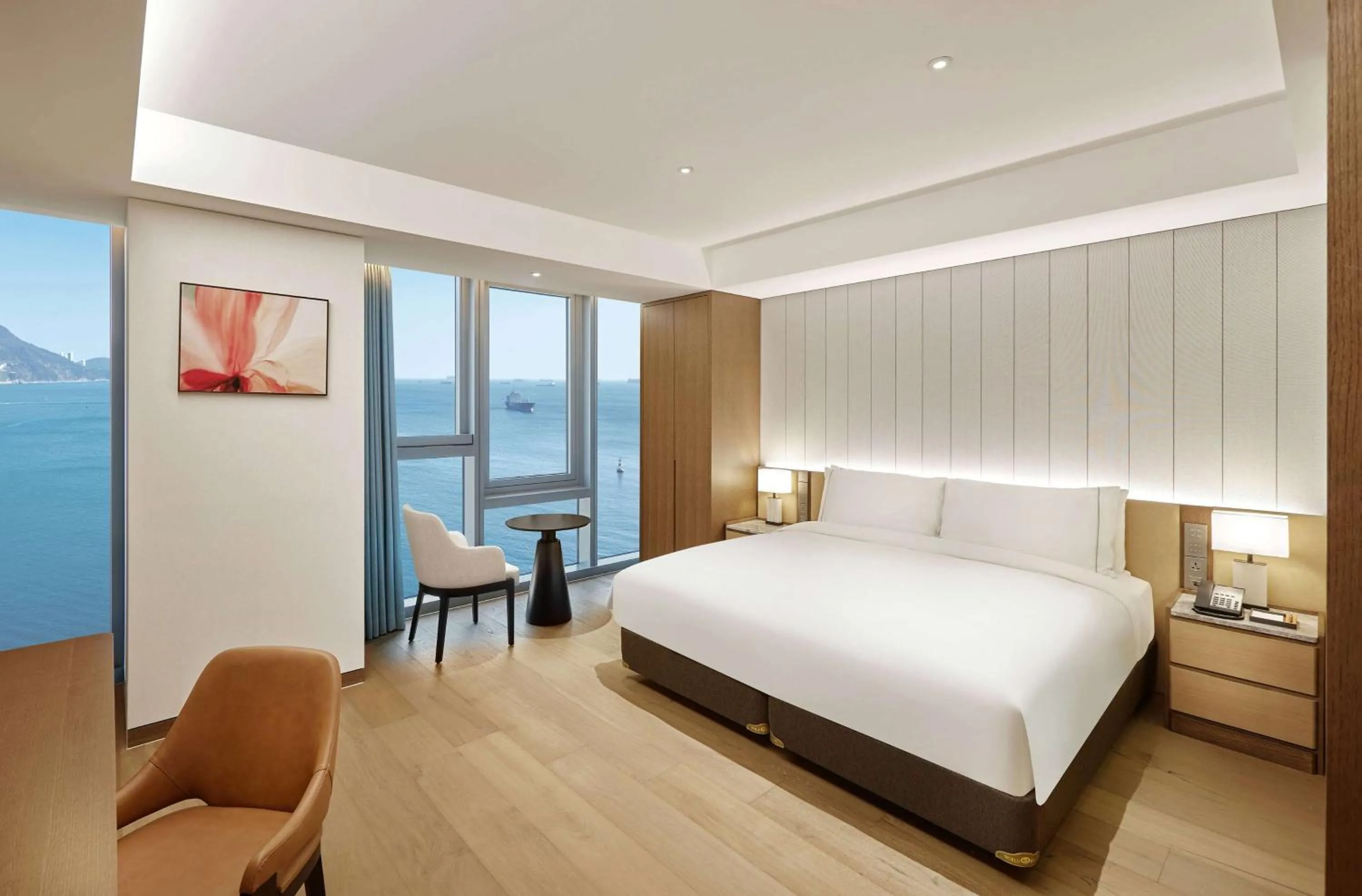 Photo of the whole room, Bed in Wyndham Grand Busan