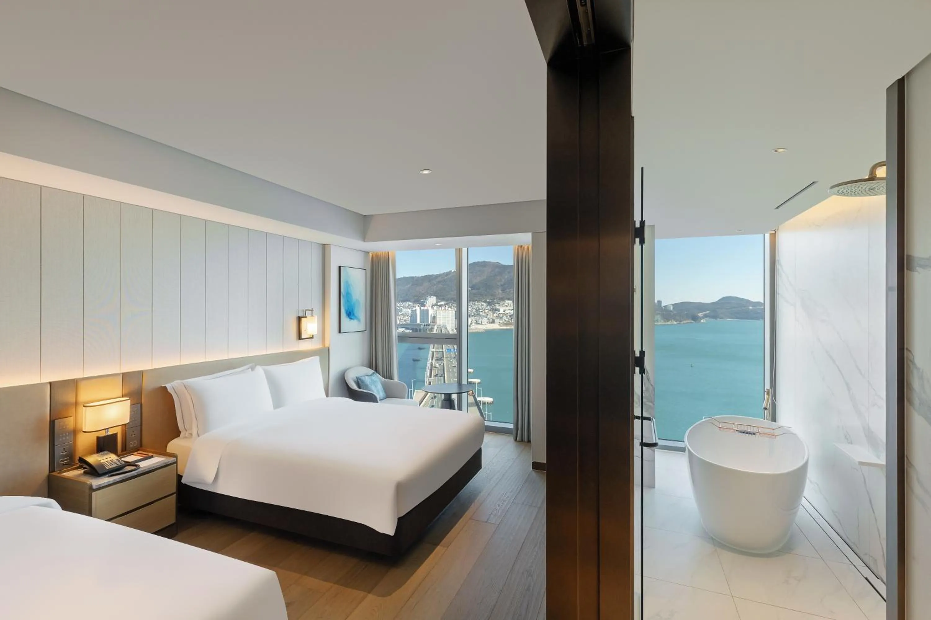 Bedroom, Bed in Wyndham Grand Busan