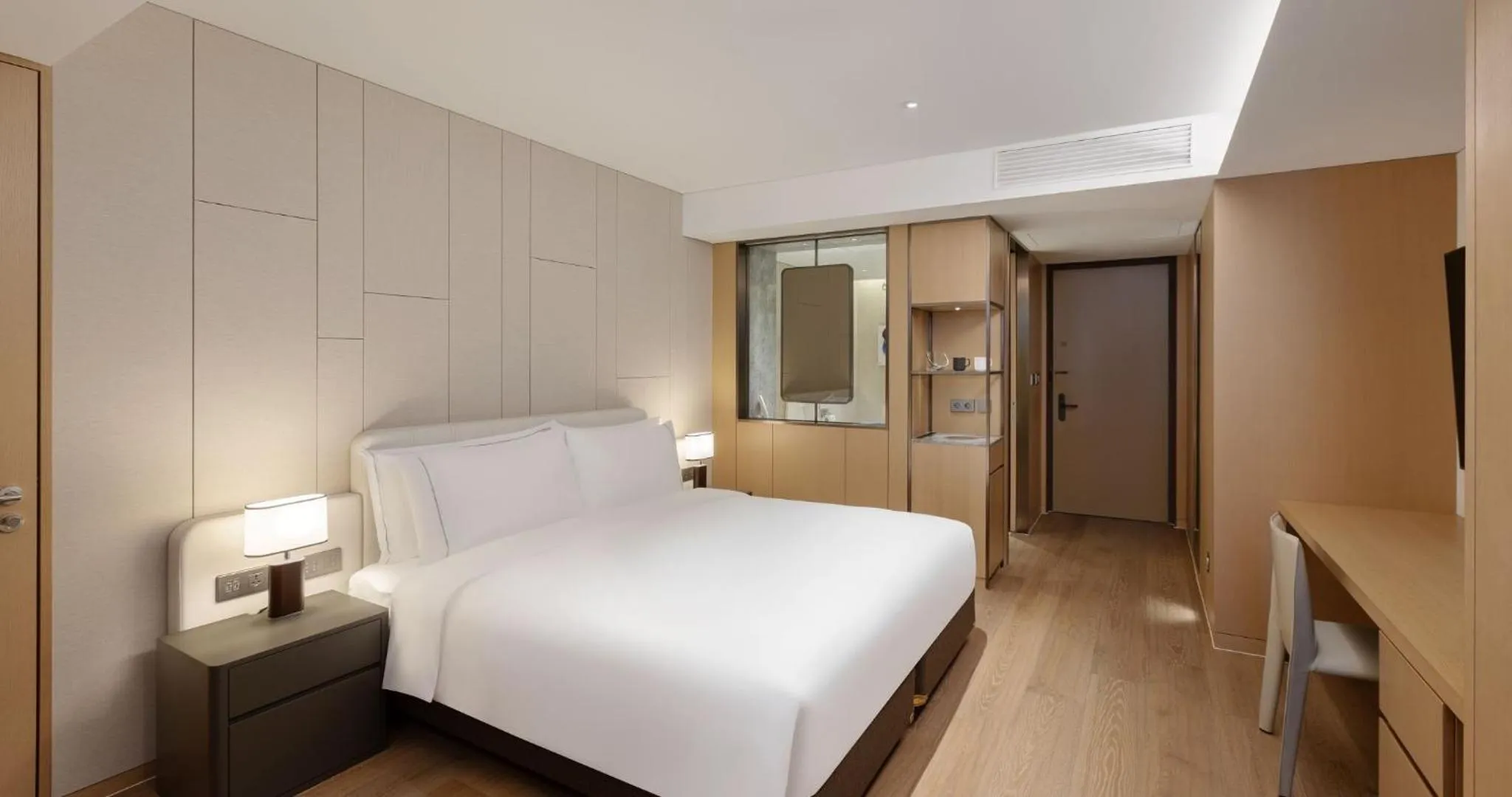 Bedroom, Bed in Wyndham Grand Busan