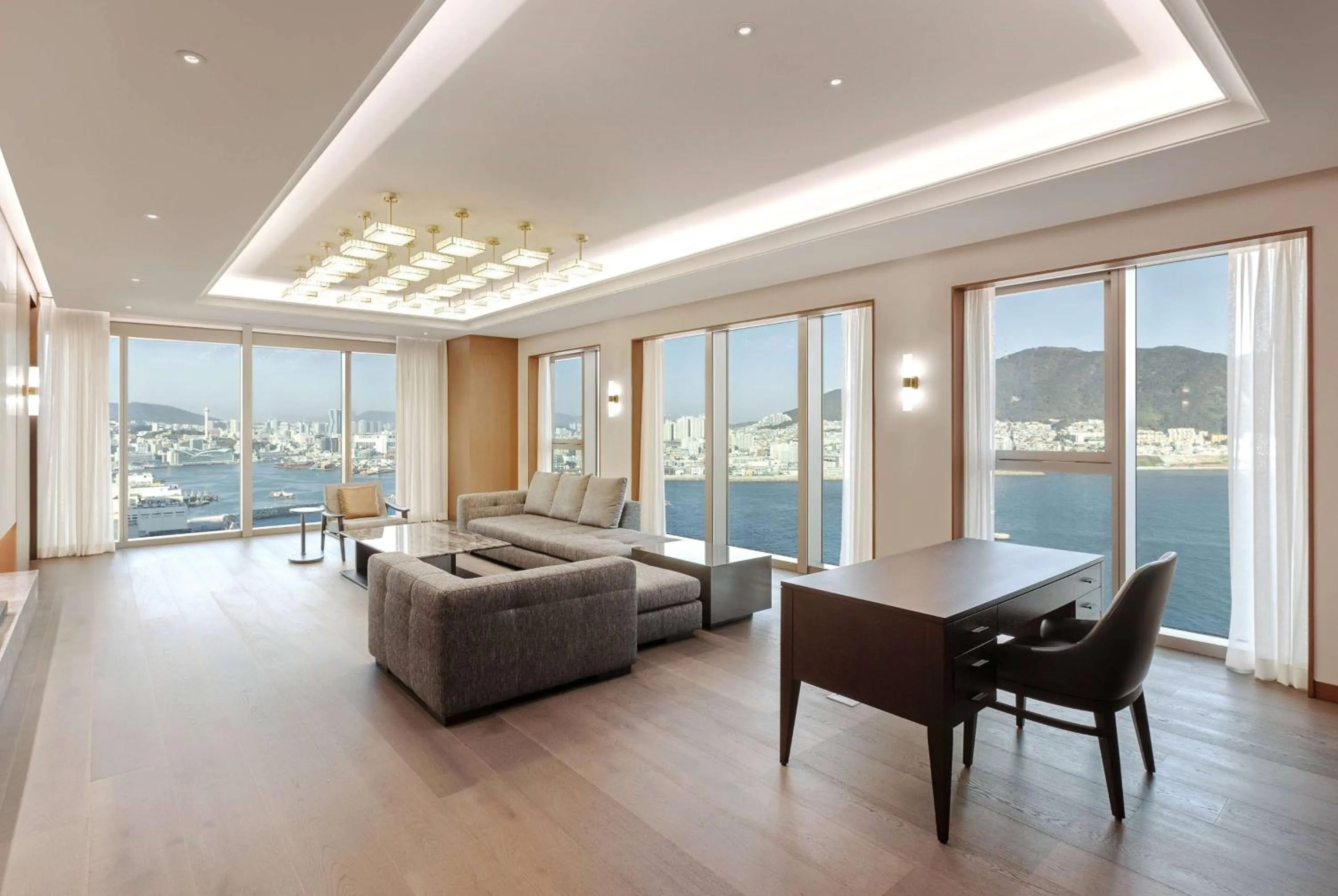 Living room in Wyndham Grand Busan
