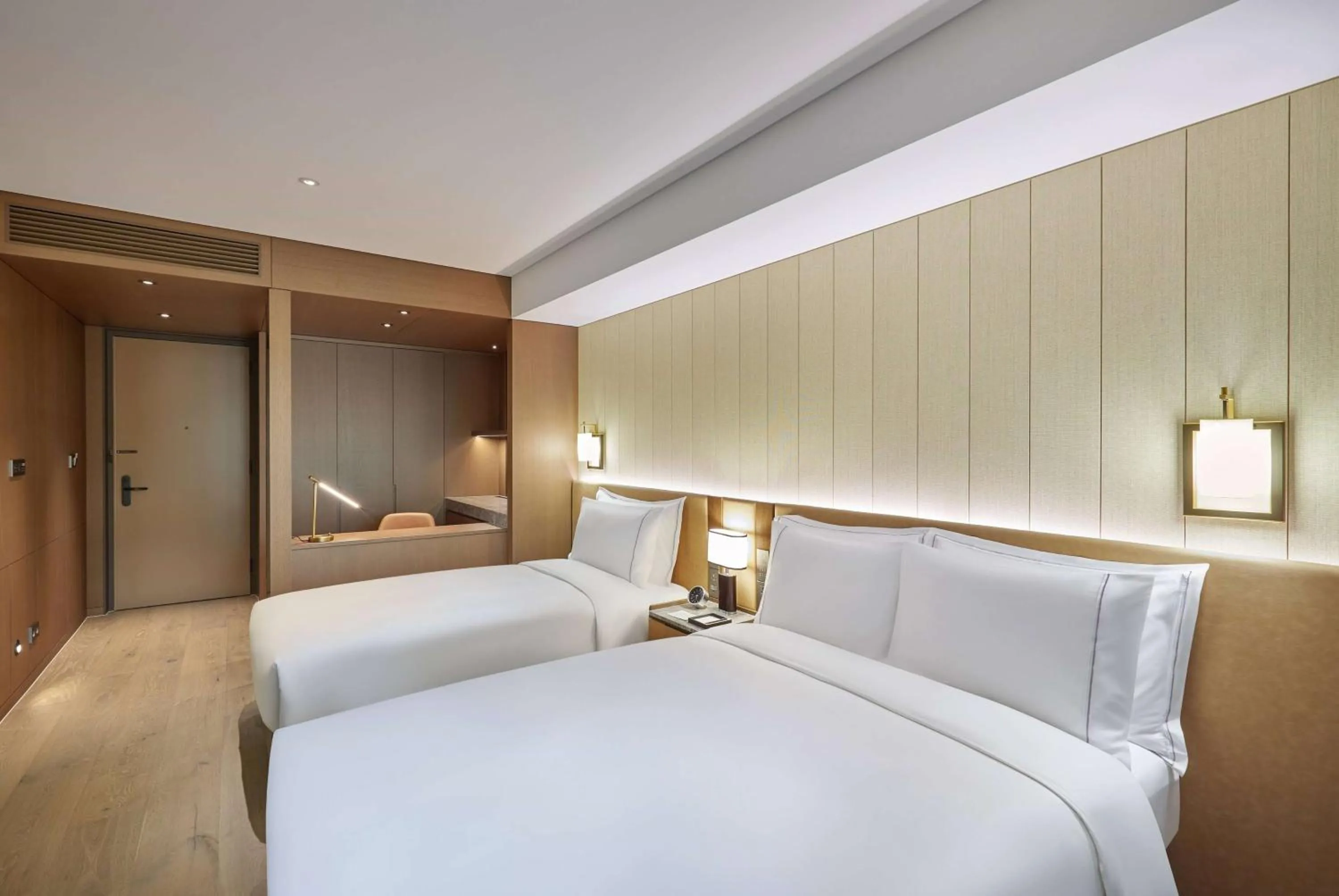 Photo of the whole room, Bed in Wyndham Grand Busan