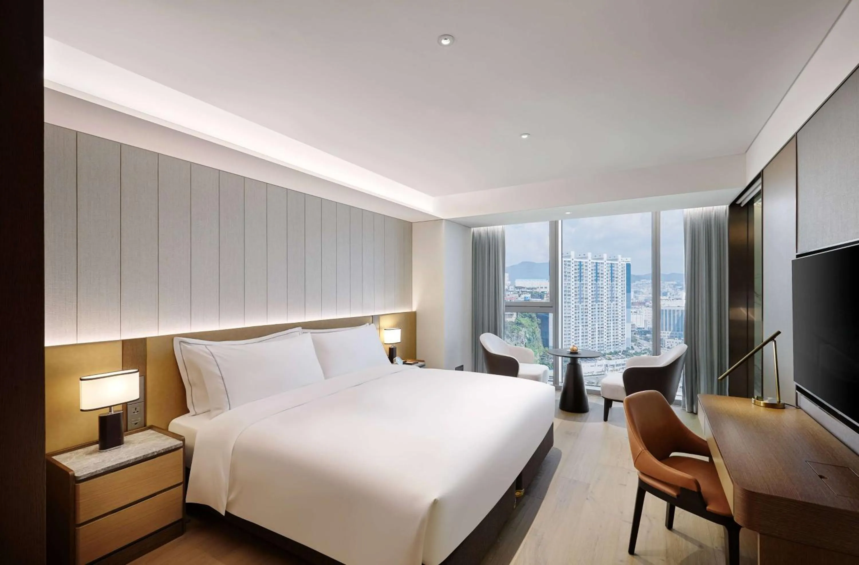 Photo of the whole room, Bed in Wyndham Grand Busan