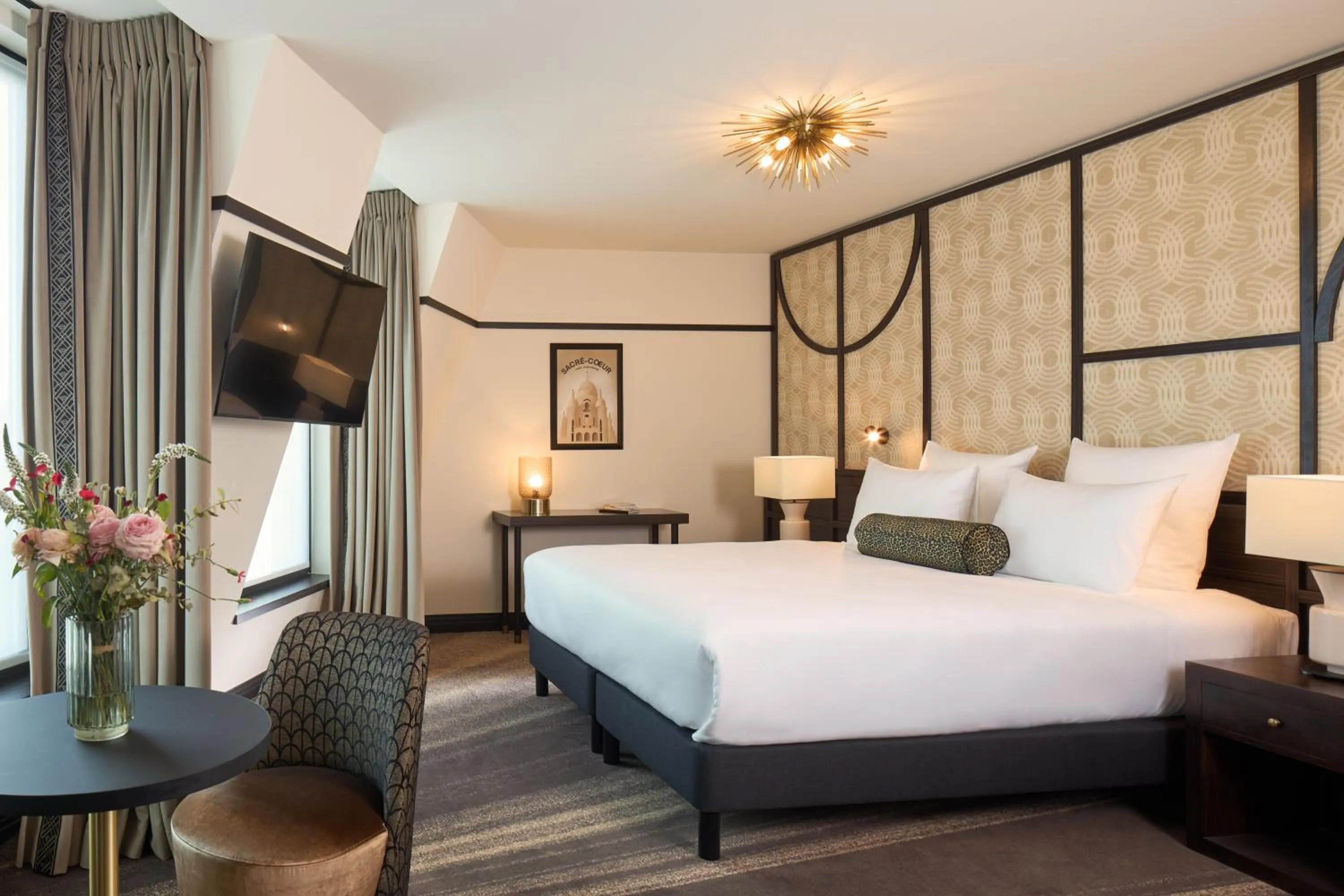 Living room, Bed in Maison Cassandre