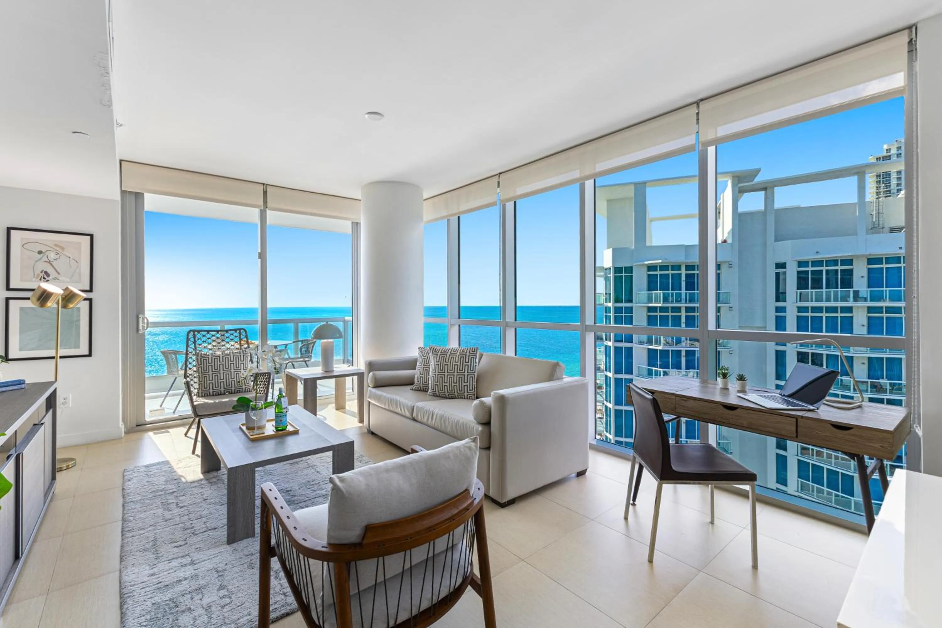 Balcony/Terrace in Dharma Home Suites Miami Beach at Monte Carlo