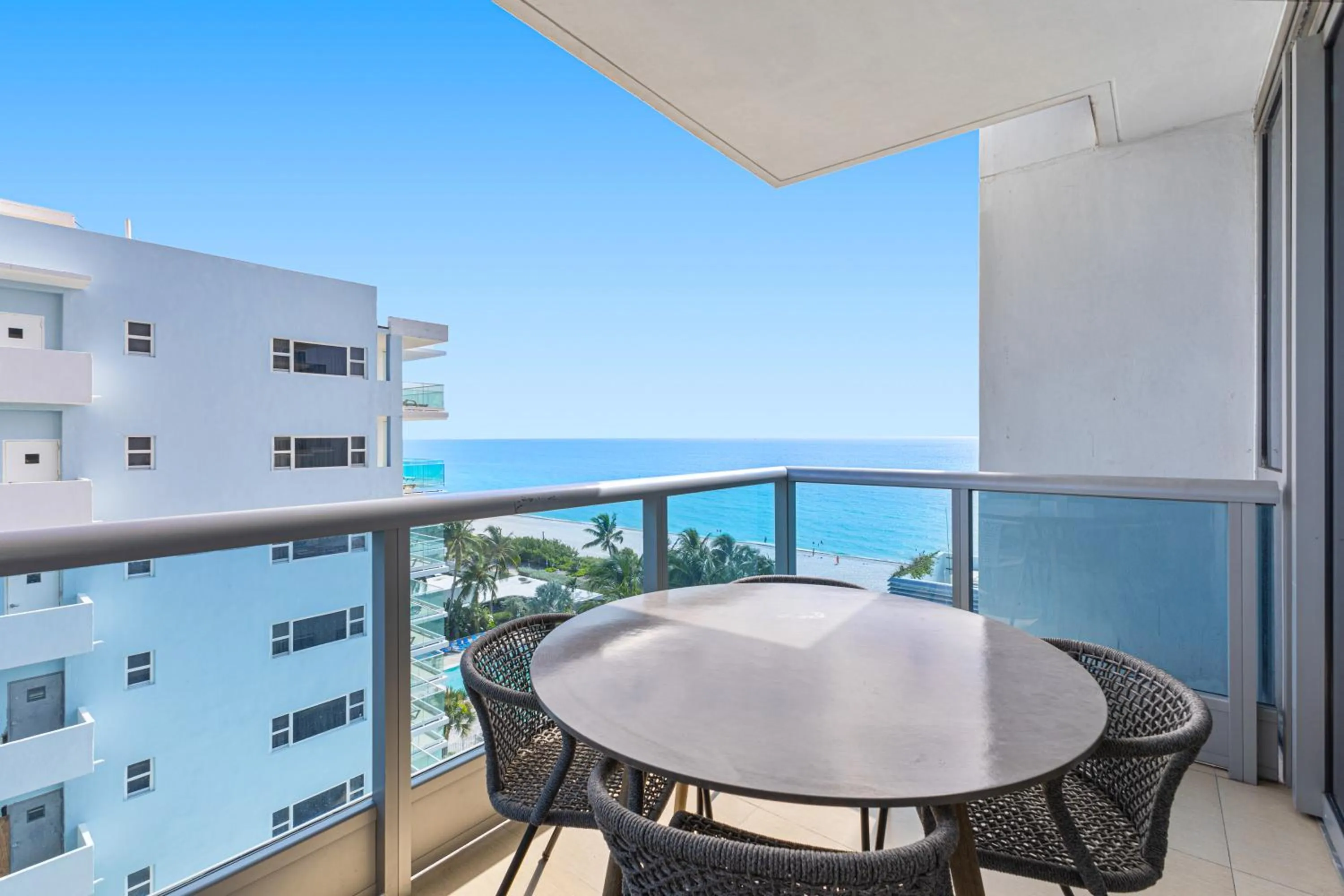 Balcony/Terrace in Dharma Home Suites Miami Beach at Monte Carlo