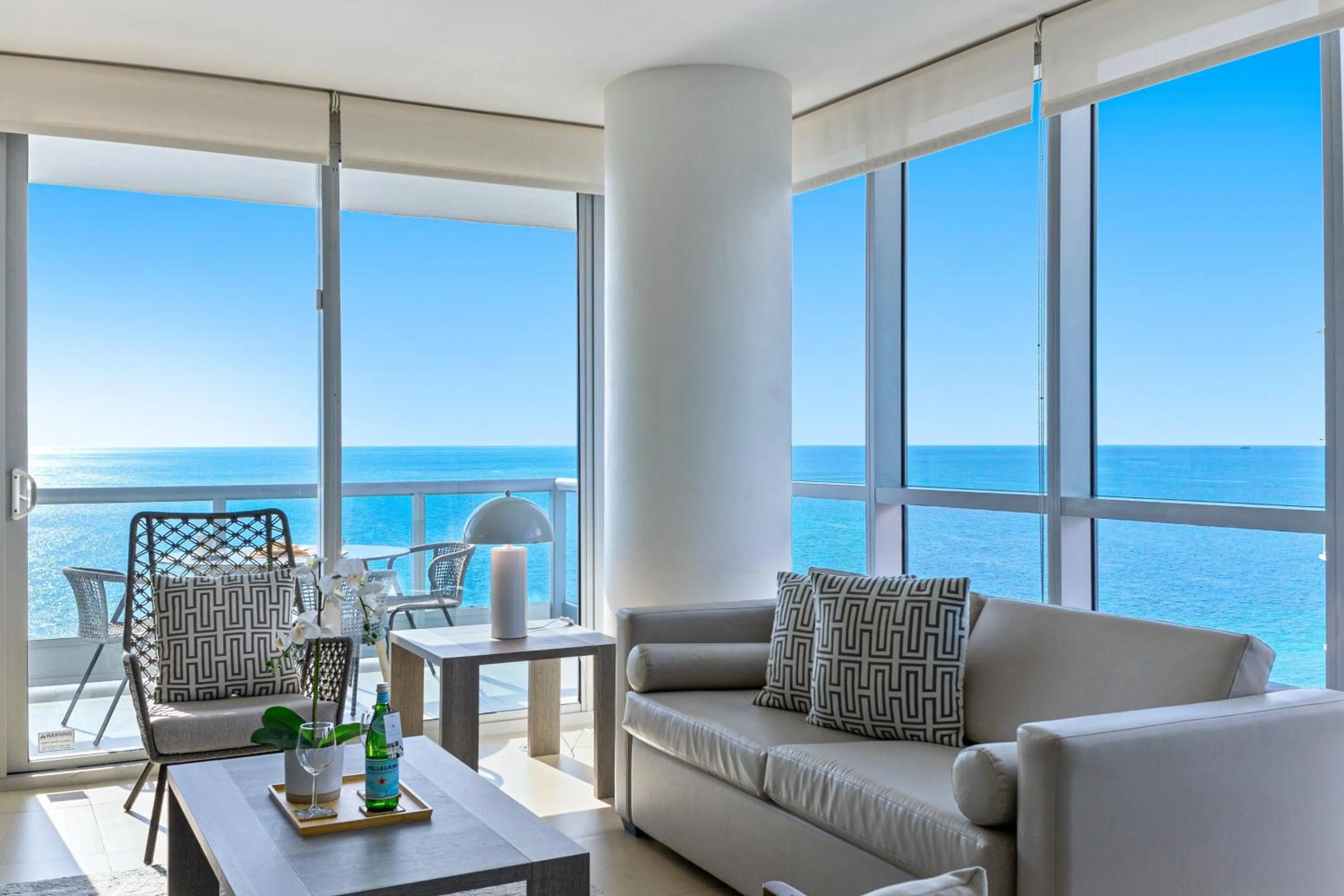 Living room in Dharma Home Suites Miami Beach at Monte Carlo