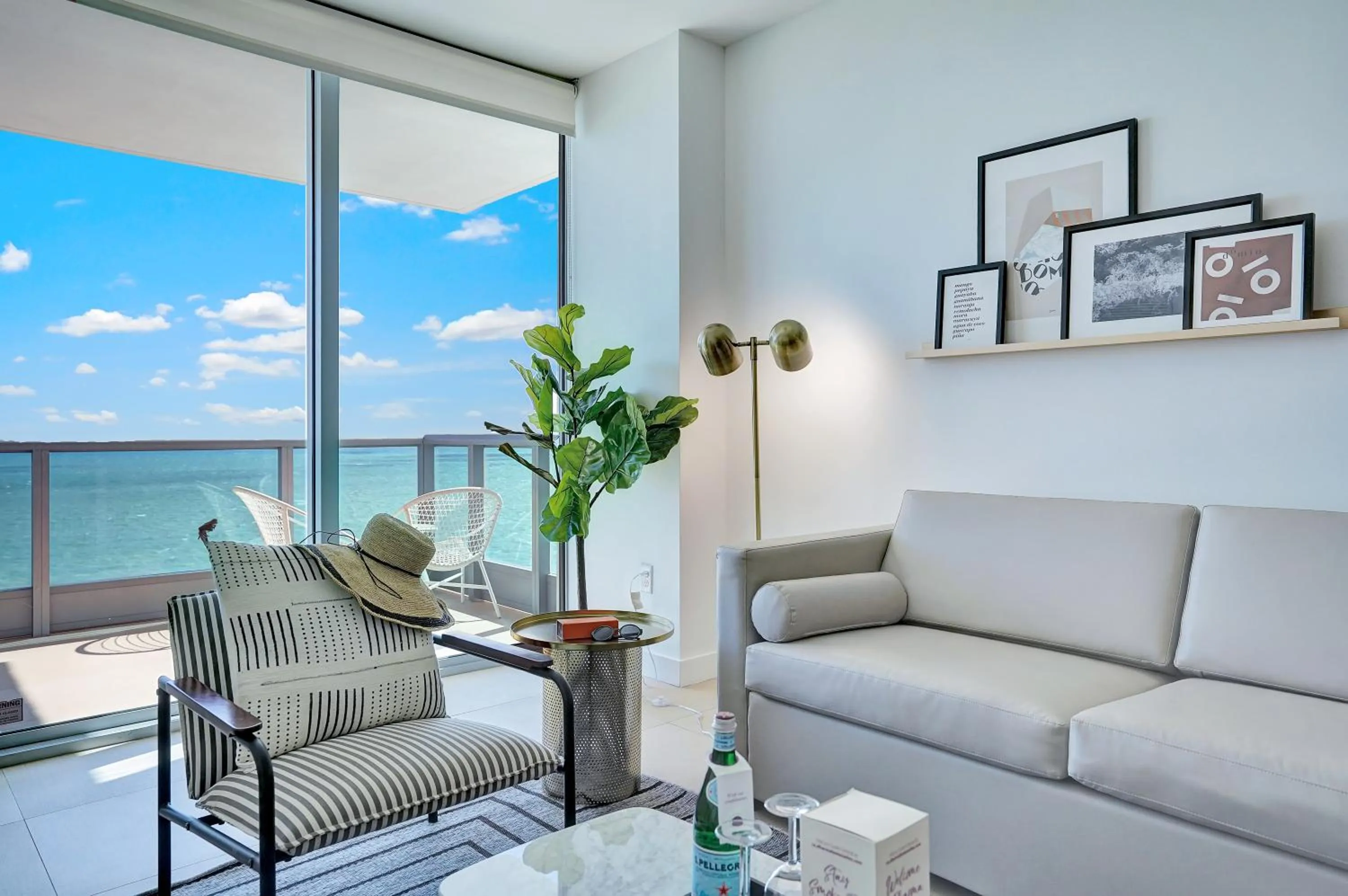 Living room in Dharma Home Suites Miami Beach at Monte Carlo