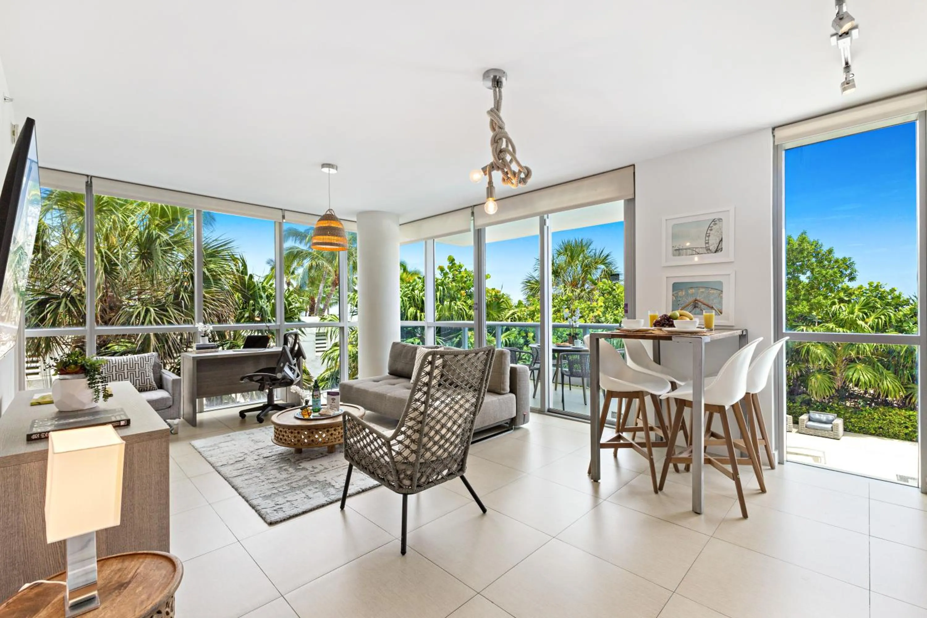 Living room in Dharma Home Suites Miami Beach at Monte Carlo