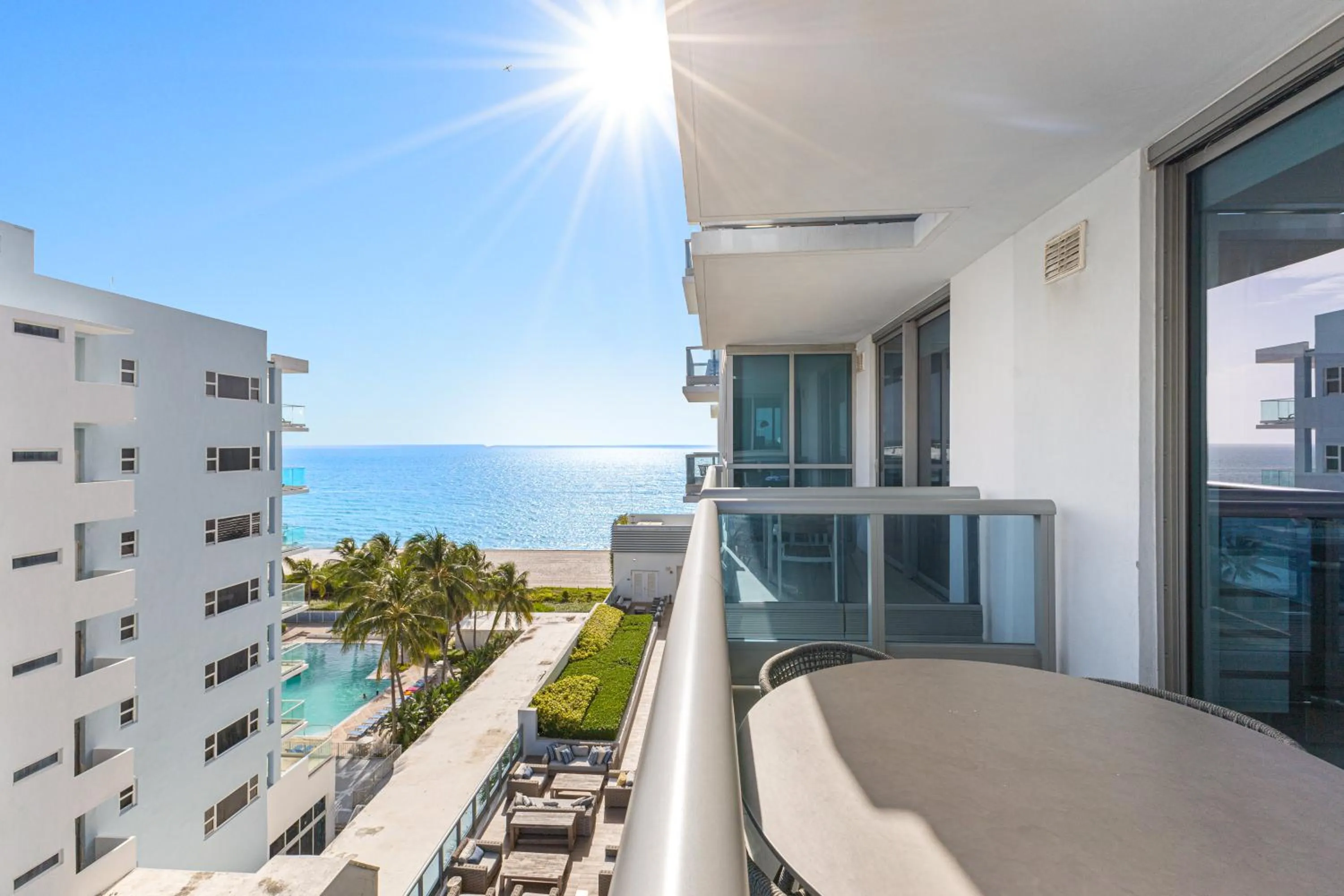 Balcony/Terrace in Dharma Home Suites Miami Beach at Monte Carlo