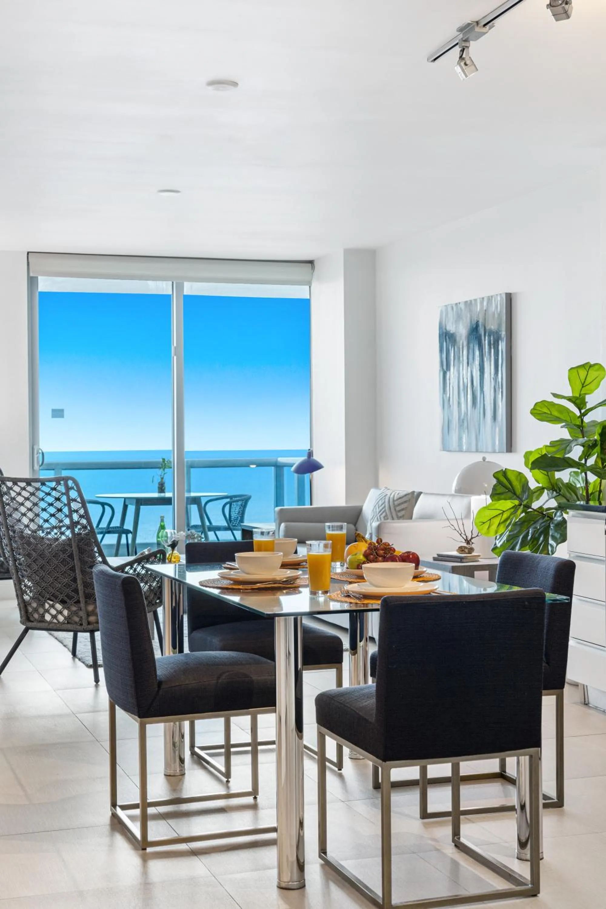 Dining area in Dharma Home Suites Miami Beach at Monte Carlo
