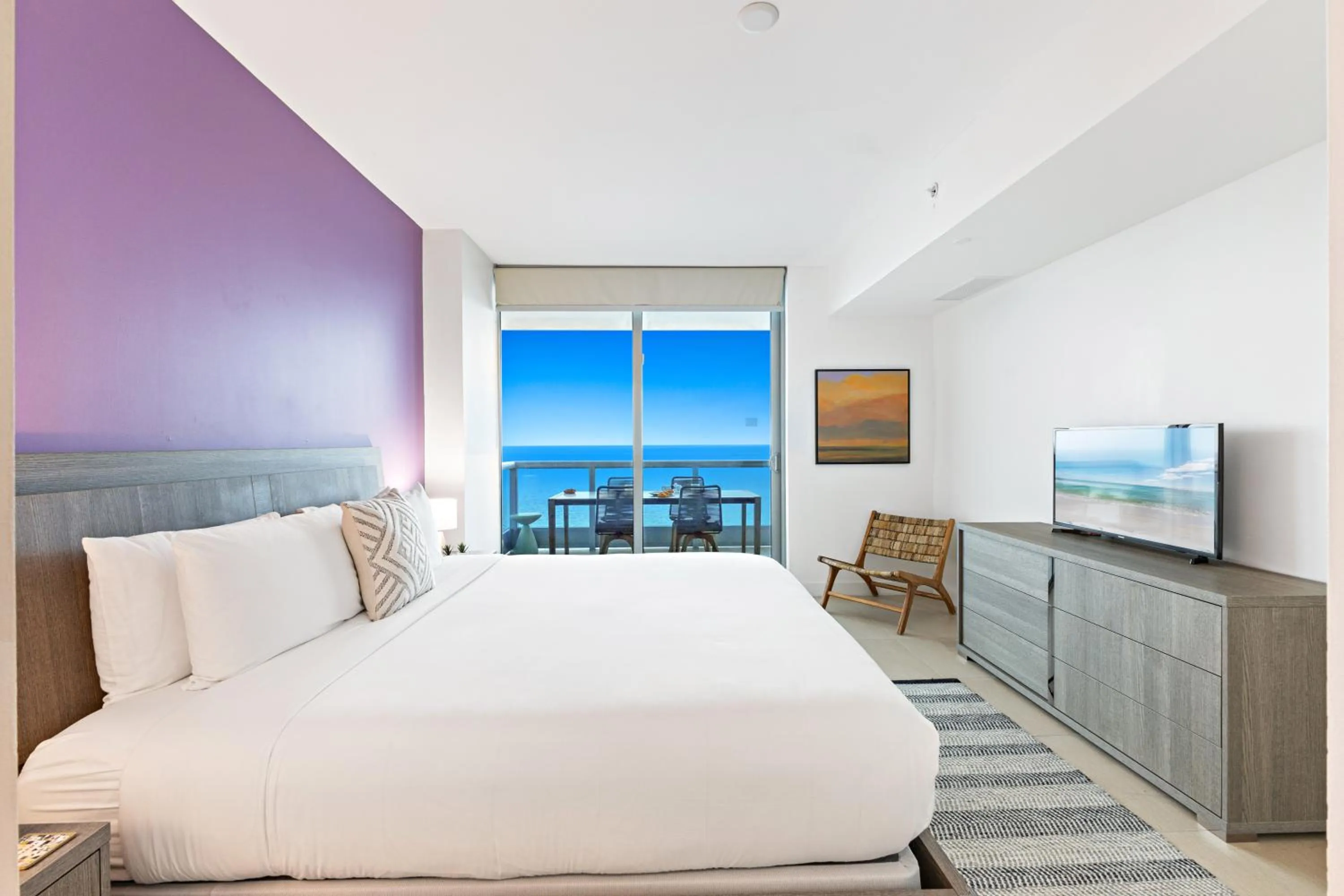 TV and multimedia, Bed in Dharma Home Suites Miami Beach at Monte Carlo