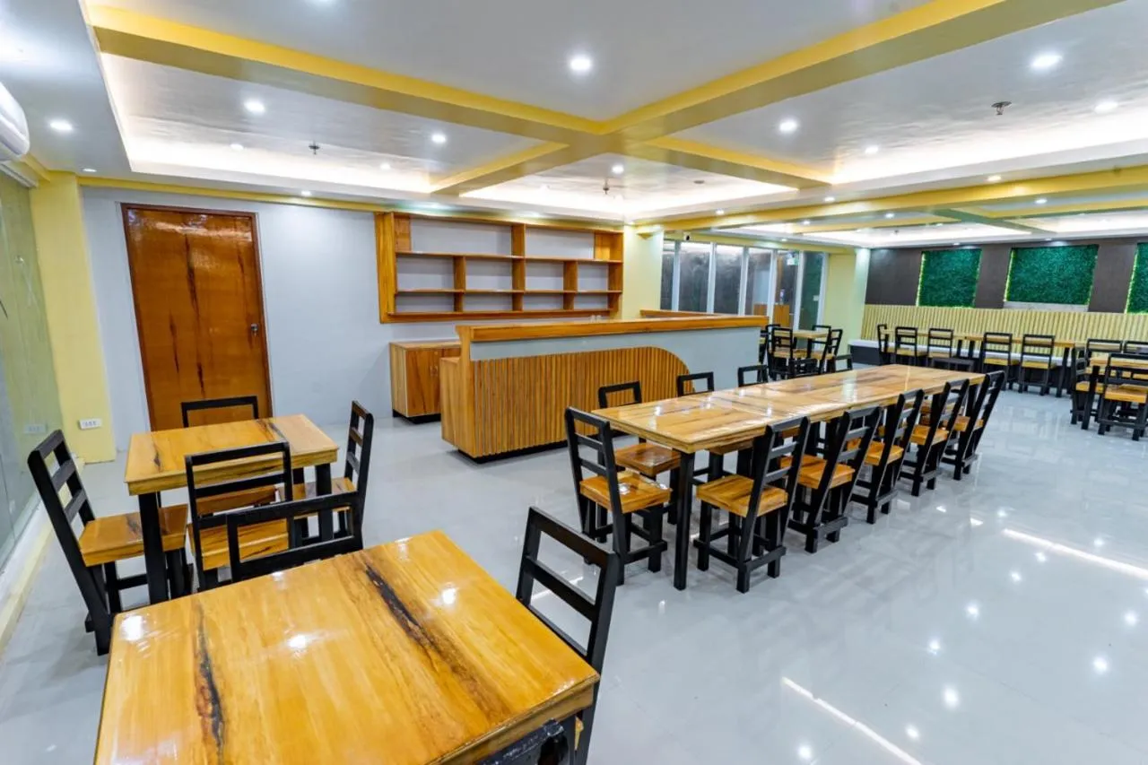 Lounge or bar in Grand Mercy Hotel