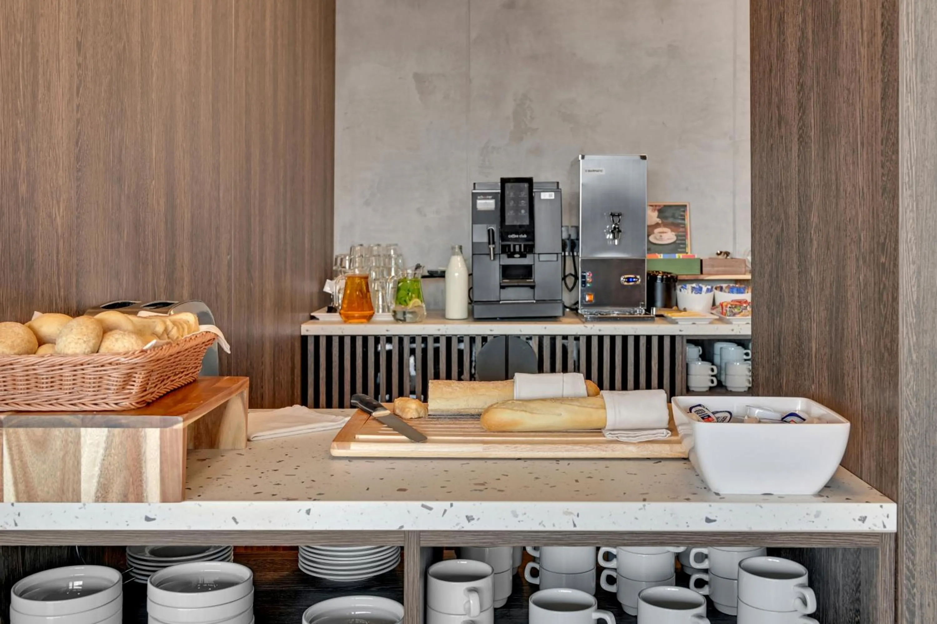 Coffee/tea facilities in Hotel Milo Gdansk Airport