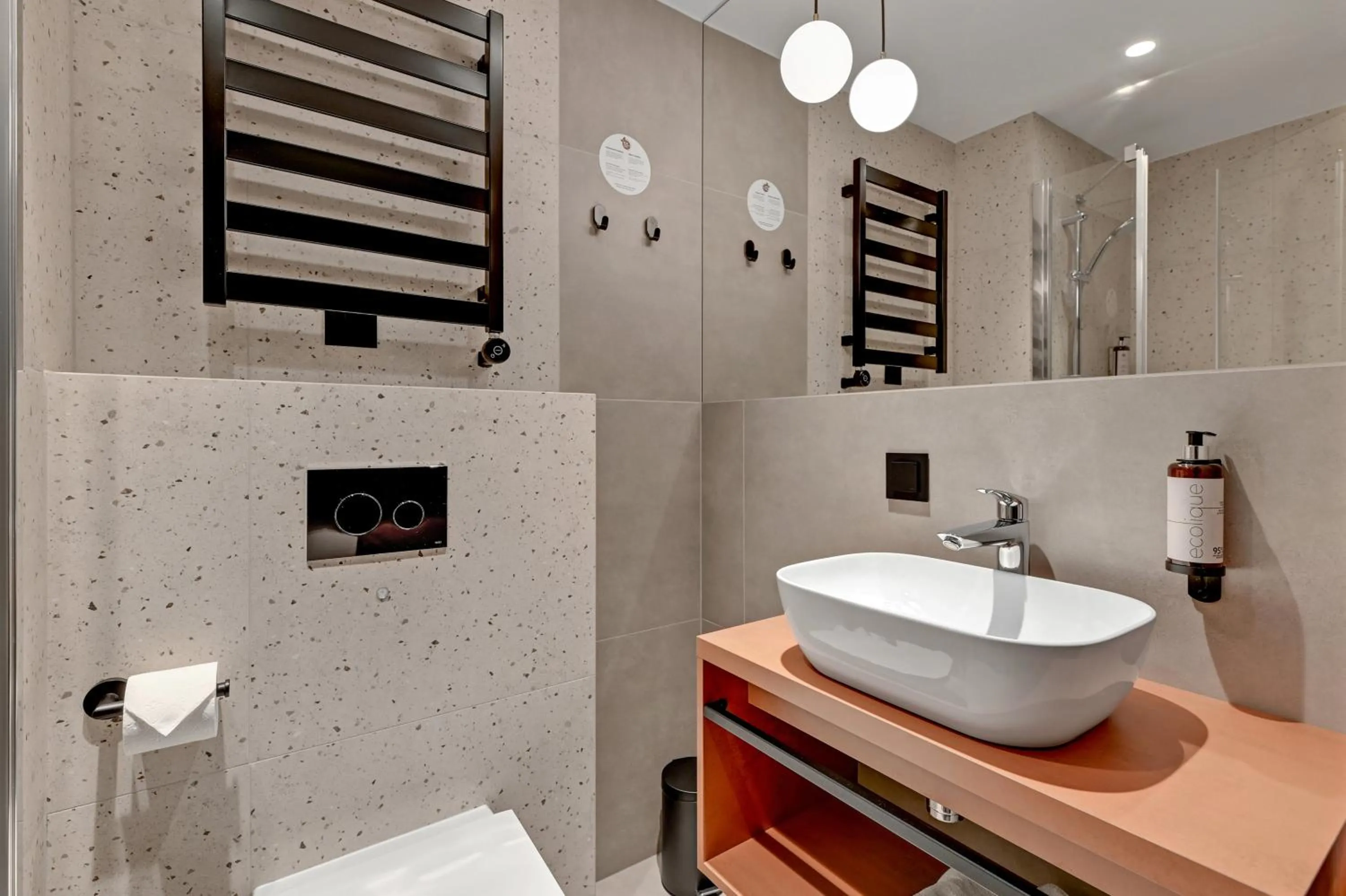 Shower in Hotel Milo Gdansk Airport