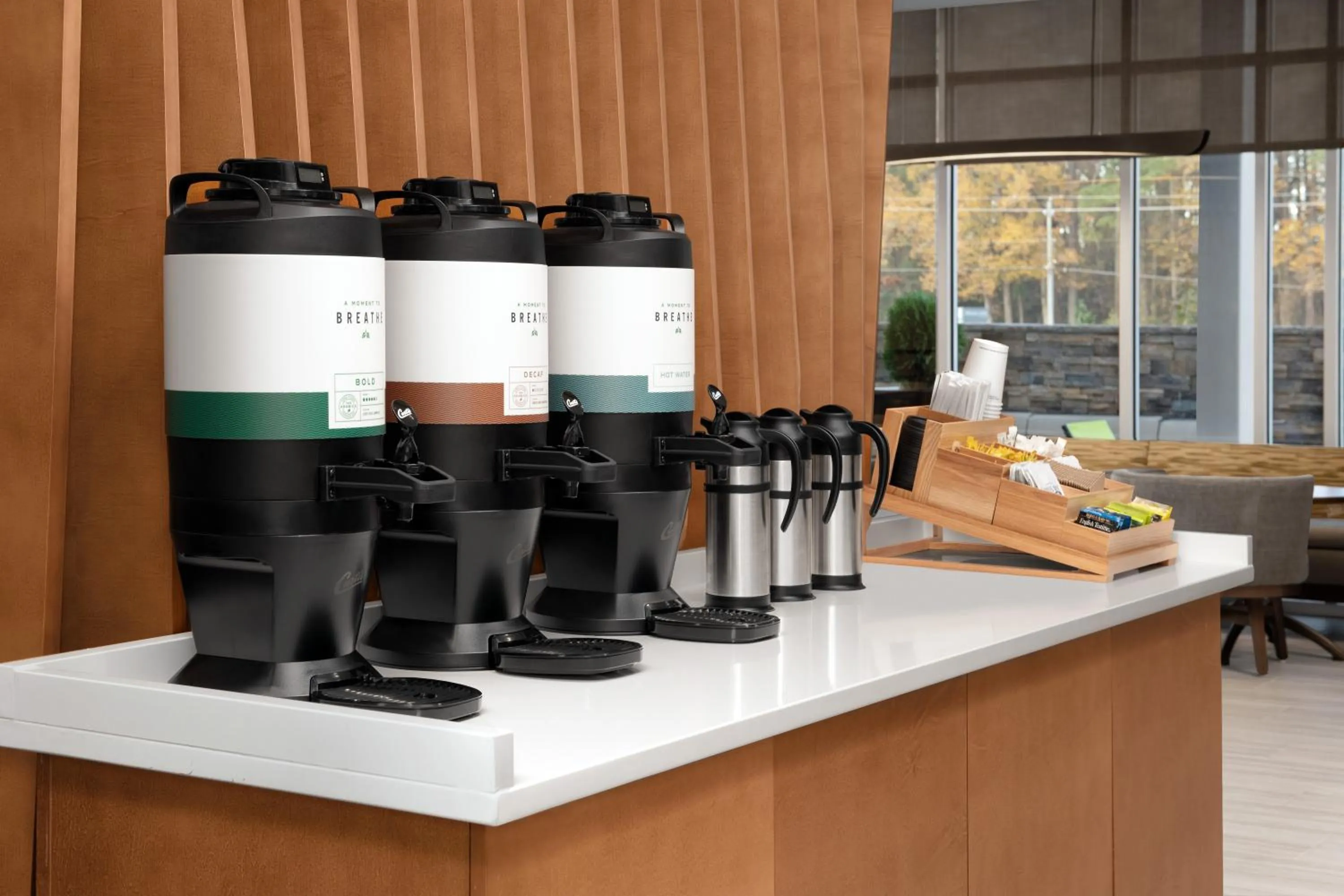 Coffee/tea facilities in SpringHill Suites by Marriott Fayetteville I-95