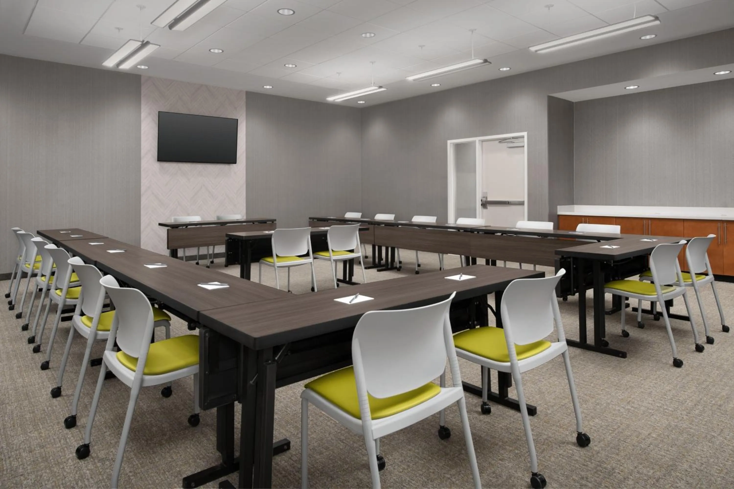 Meeting/conference room in SpringHill Suites by Marriott Fayetteville I-95