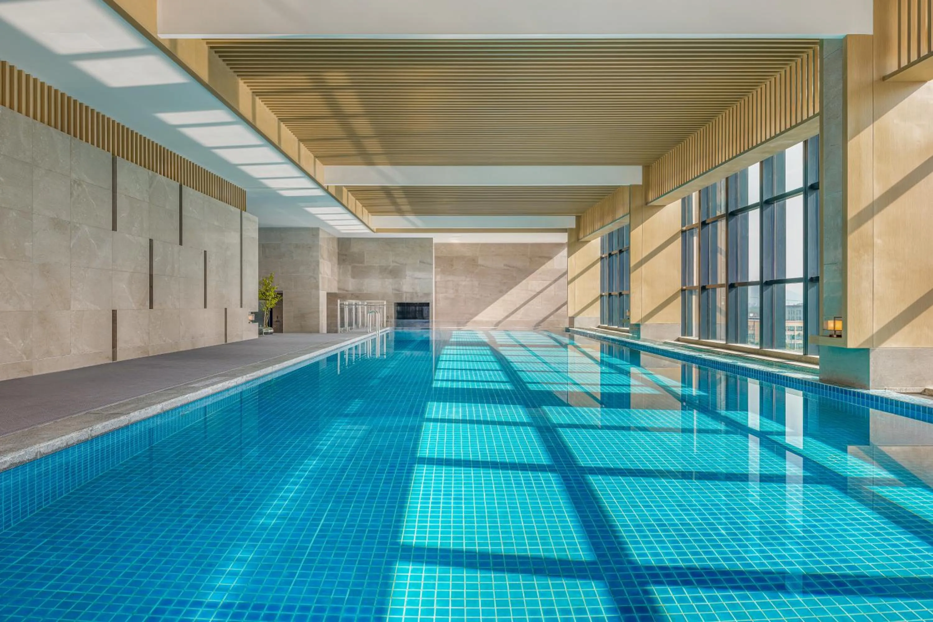 Swimming pool in Shaoxing Marriott Hotel Shangyu