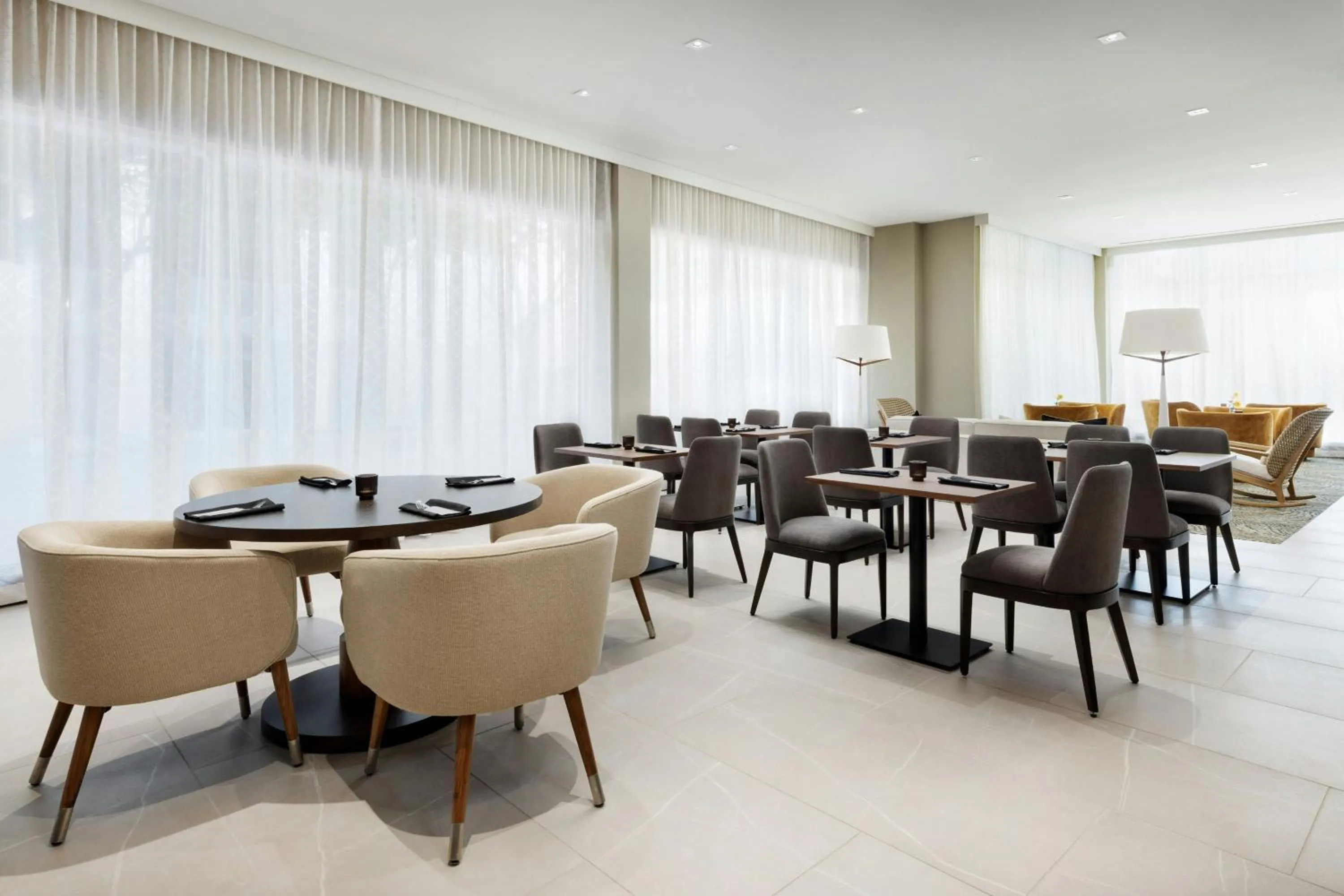 Restaurant/places to eat in AC Hotel by Marriott Honolulu