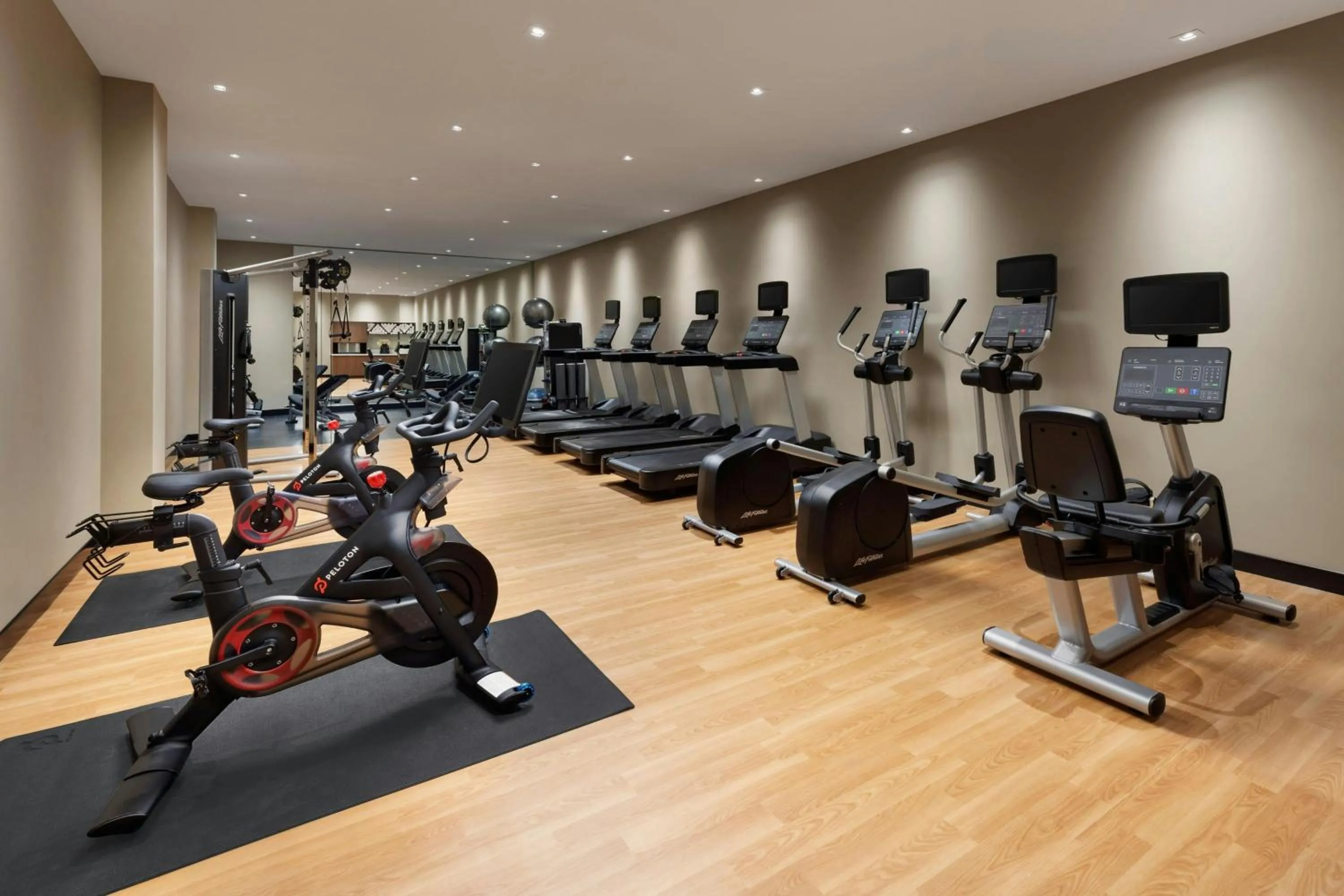 Fitness centre/facilities in AC Hotel by Marriott Honolulu