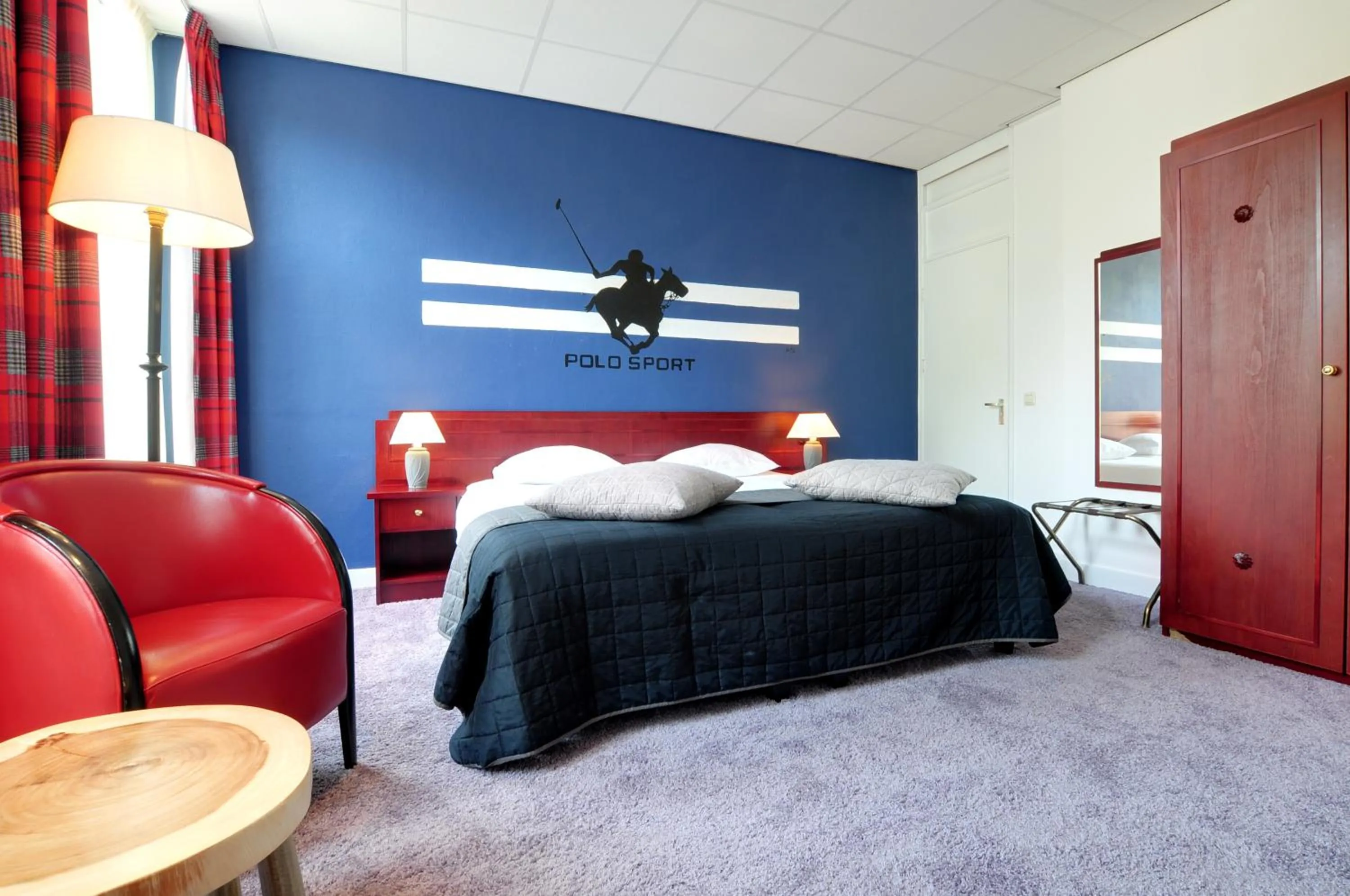 Photo of the whole room, Bed in Boetiek Hotel BonAparte Lochem