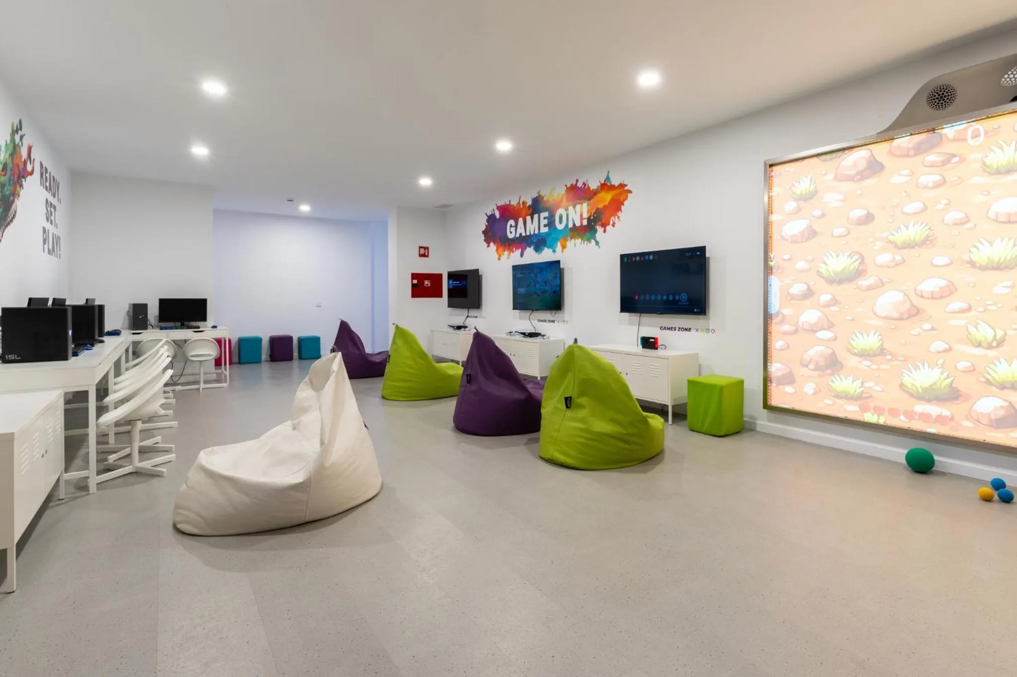 Game Room in FERGUS Club Mallorca Waterpark