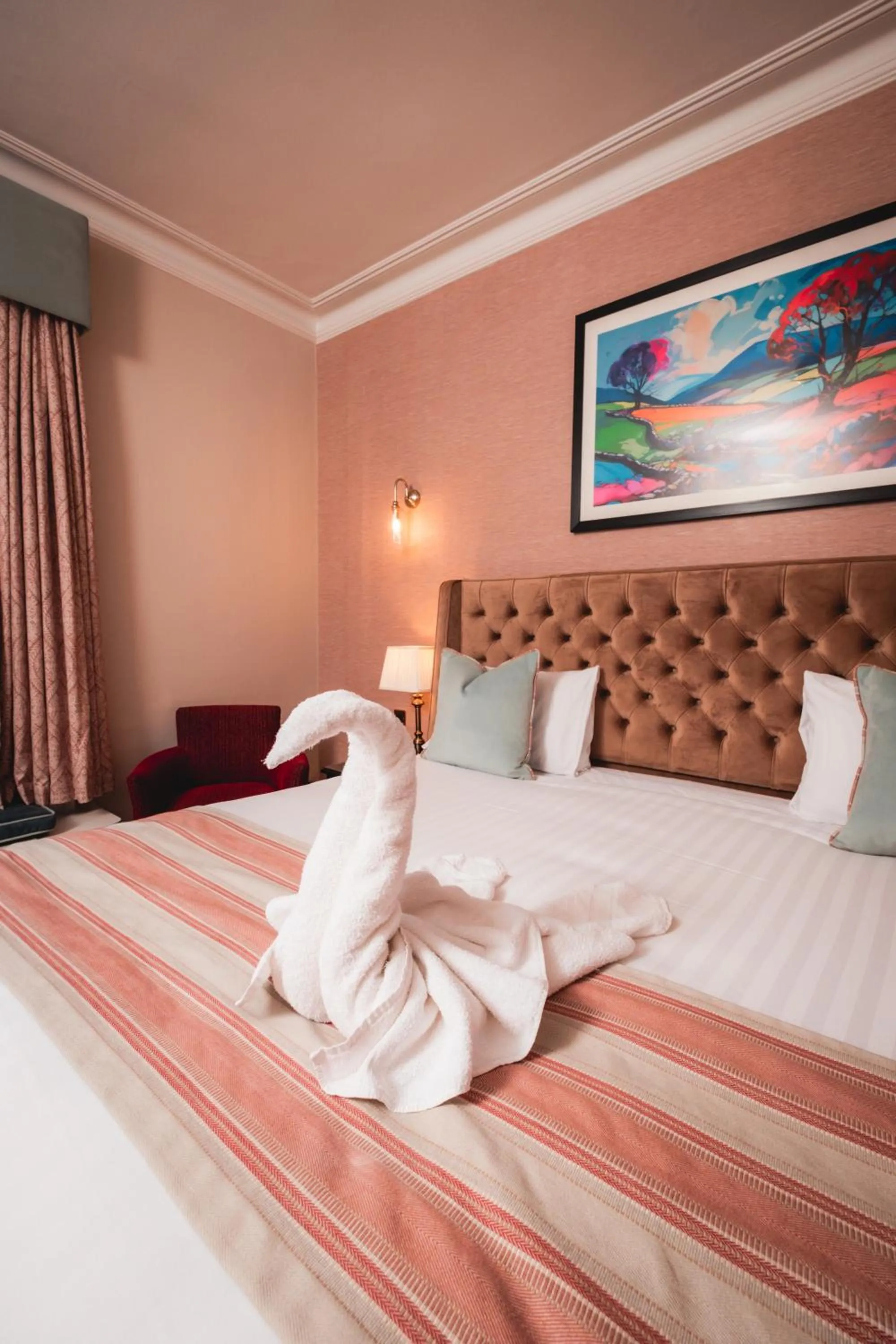 Bed in Old Swan Hotel