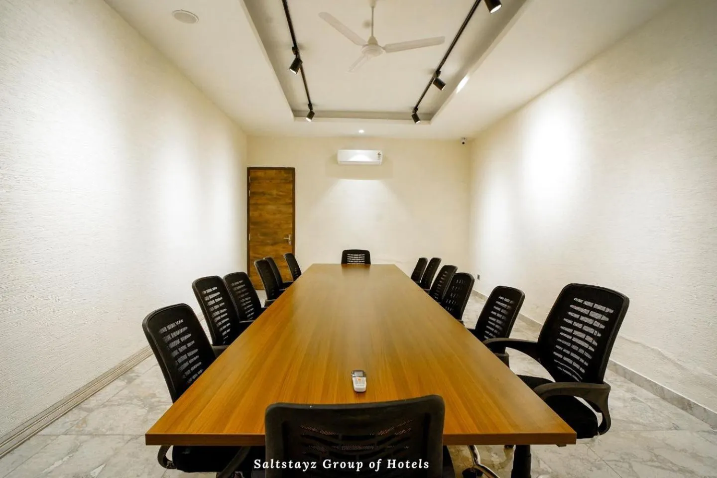 Seating area in Saltstayz Premier - Cyber Hub