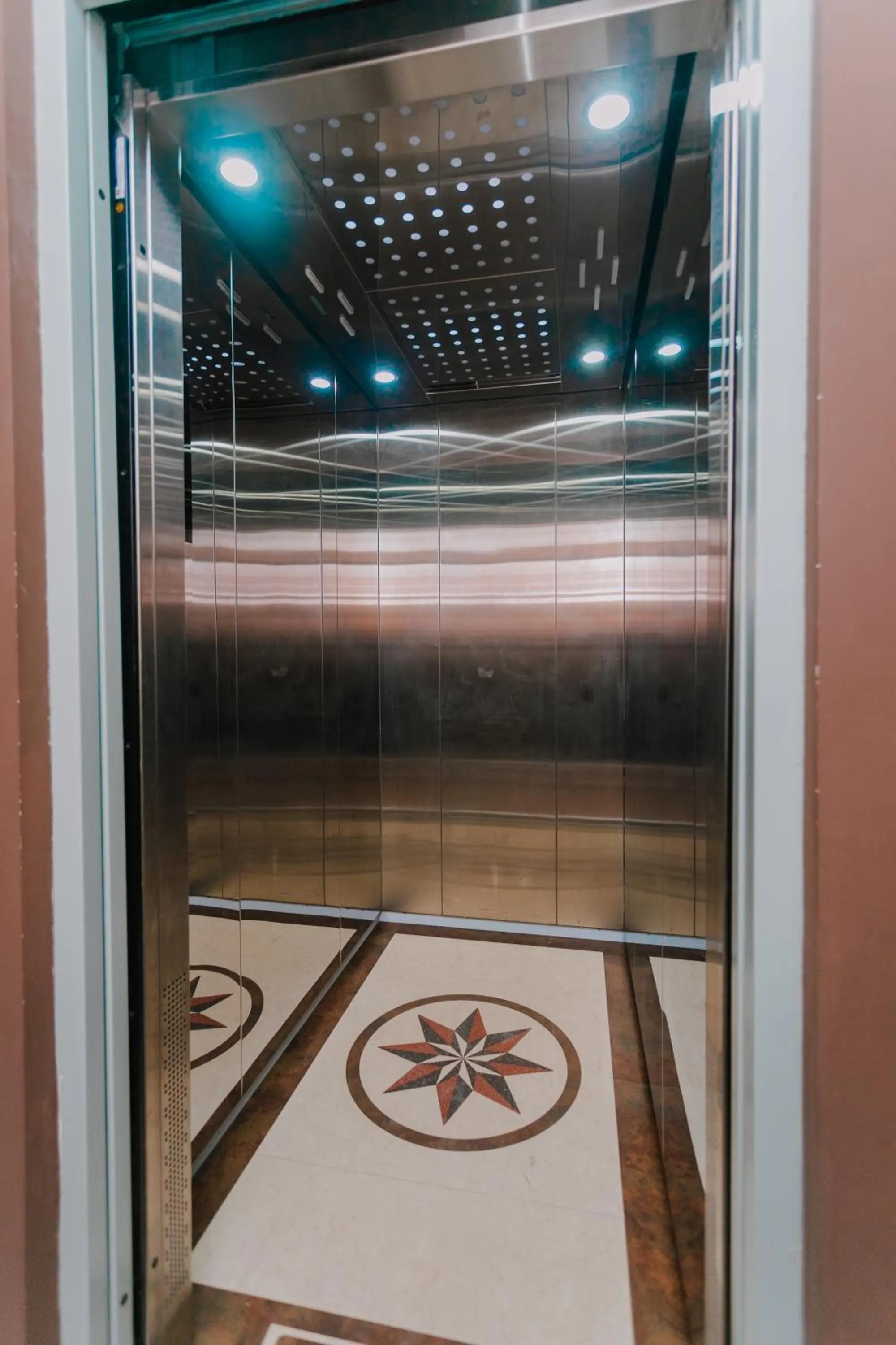 elevator in Madina-ZamZam Halal Hotels Group