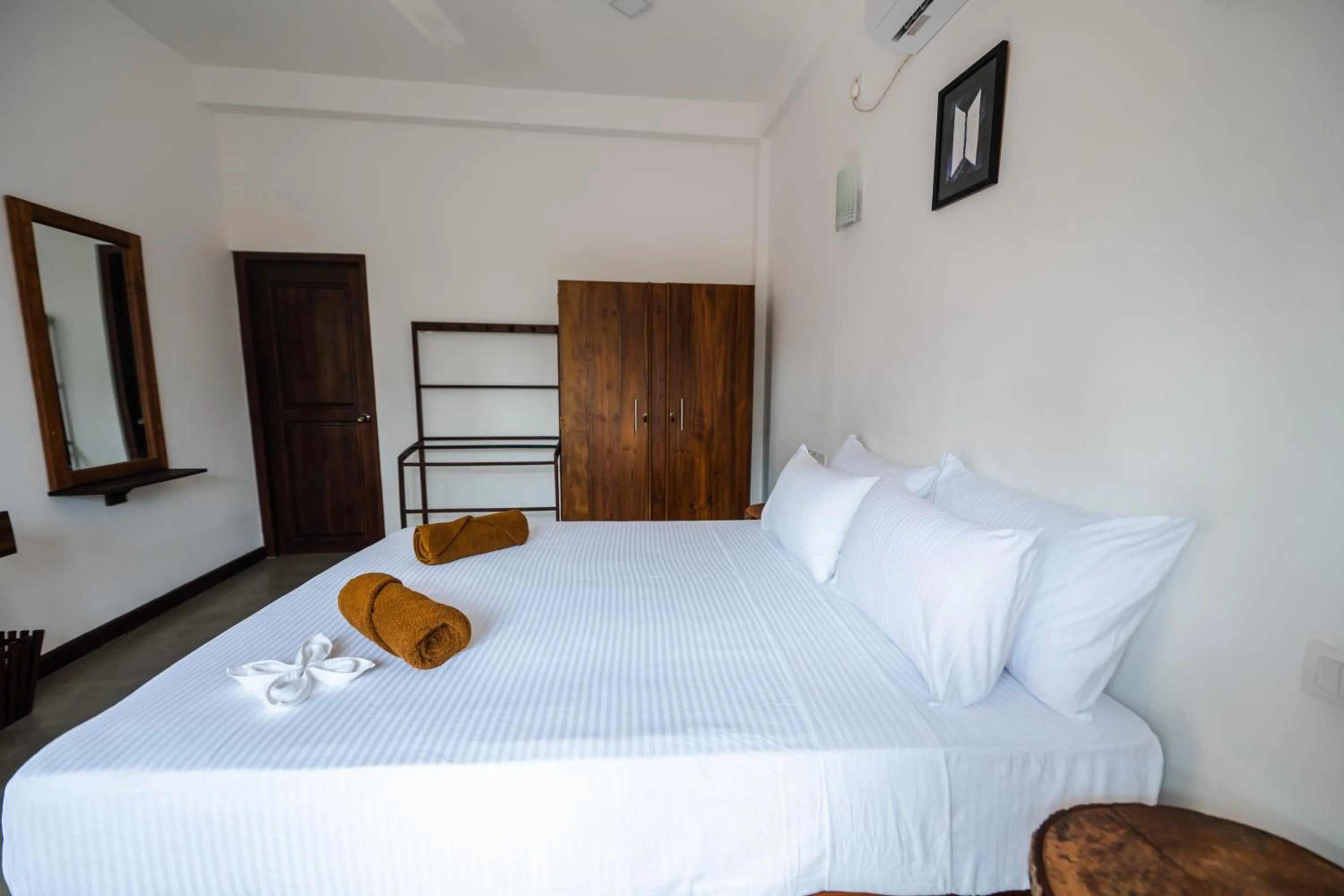 Photo of the whole room, Bed in Sky House Ahangama