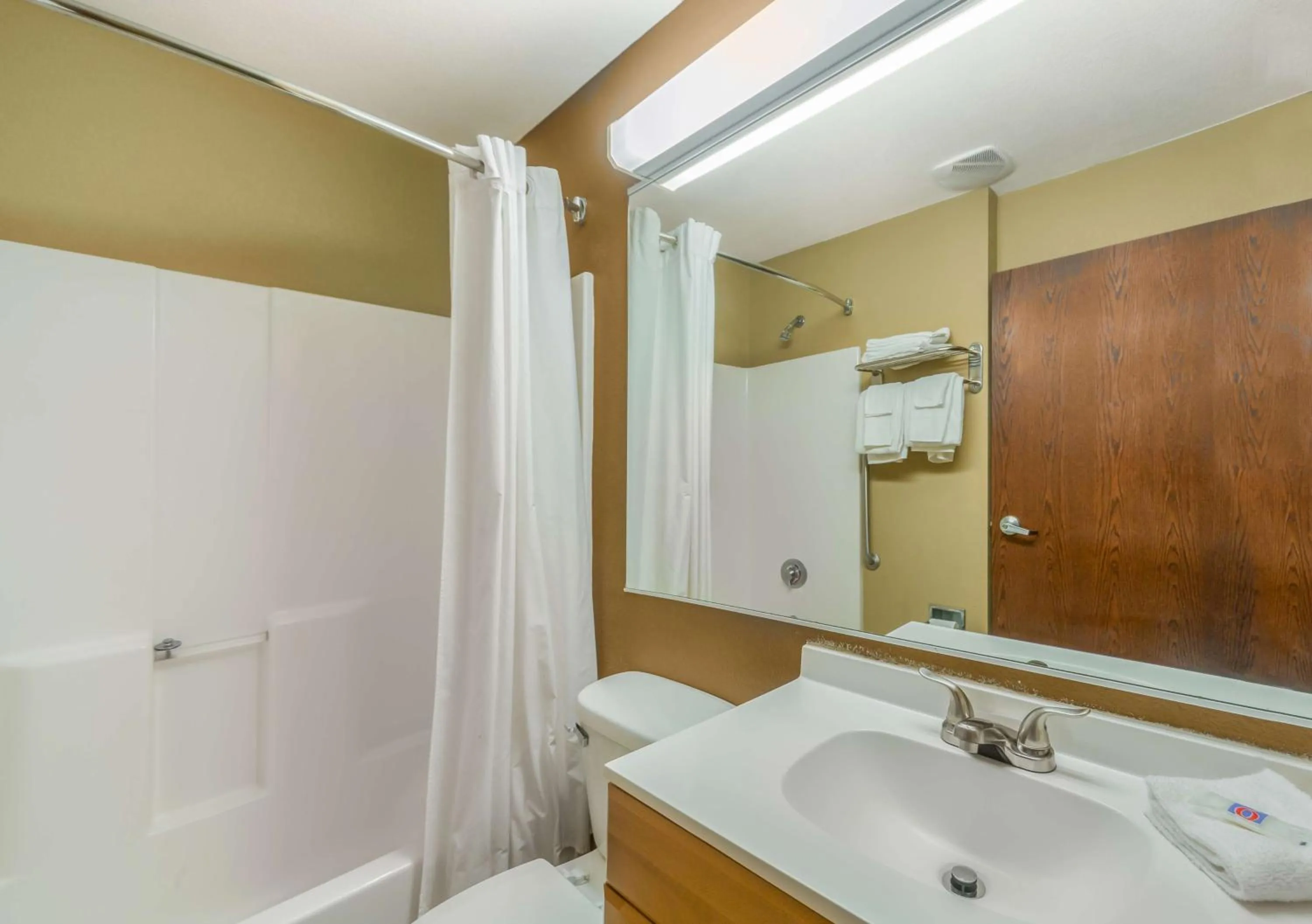 Bathroom in Studio 6 Suites Breaux Bridge, LA