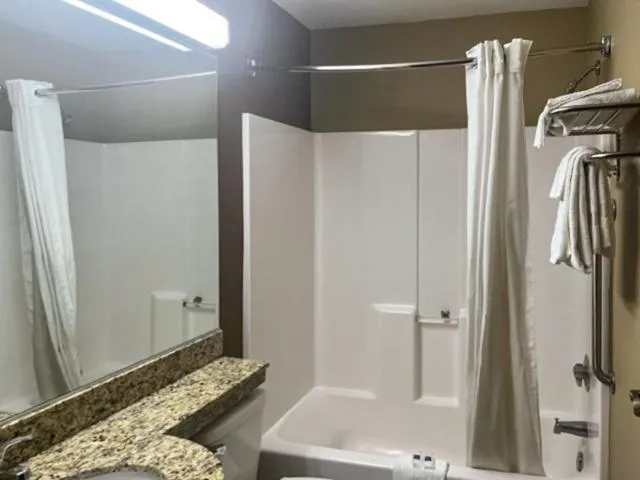 Bathroom in Studio 6 Suites Breaux Bridge, LA