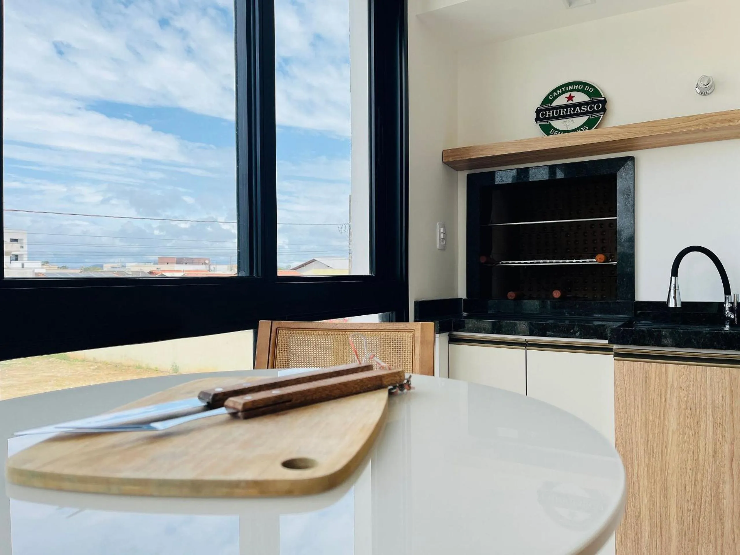 BBQ facilities in Incrível apartamento à 200m da praia